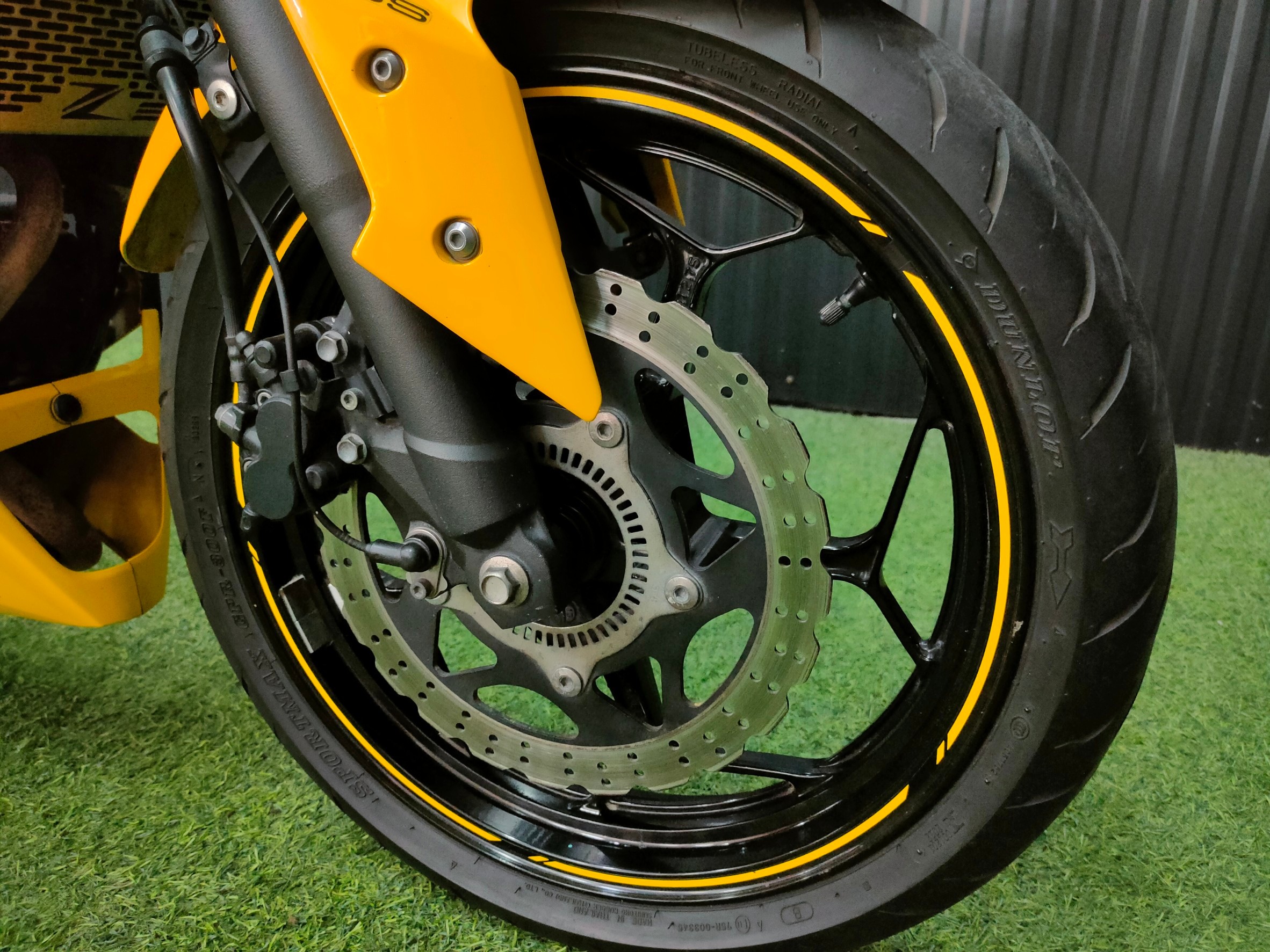 จี๊ดเลย‼️ สีนี้ 🤗 KAWASAKI Z300 จดกลางปี 2015 ใครหัดขับ มาจัดไปเลยจ้า 🤘