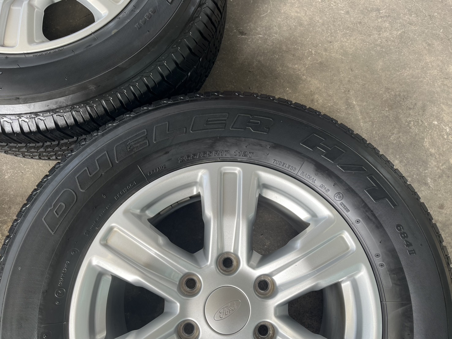 ✨ล้อแม็ก✨Ford Ranger XLT ขอบ 17 สีบอร์น แถมยาง 255-65-17 Bridgestone ปลายปี 19