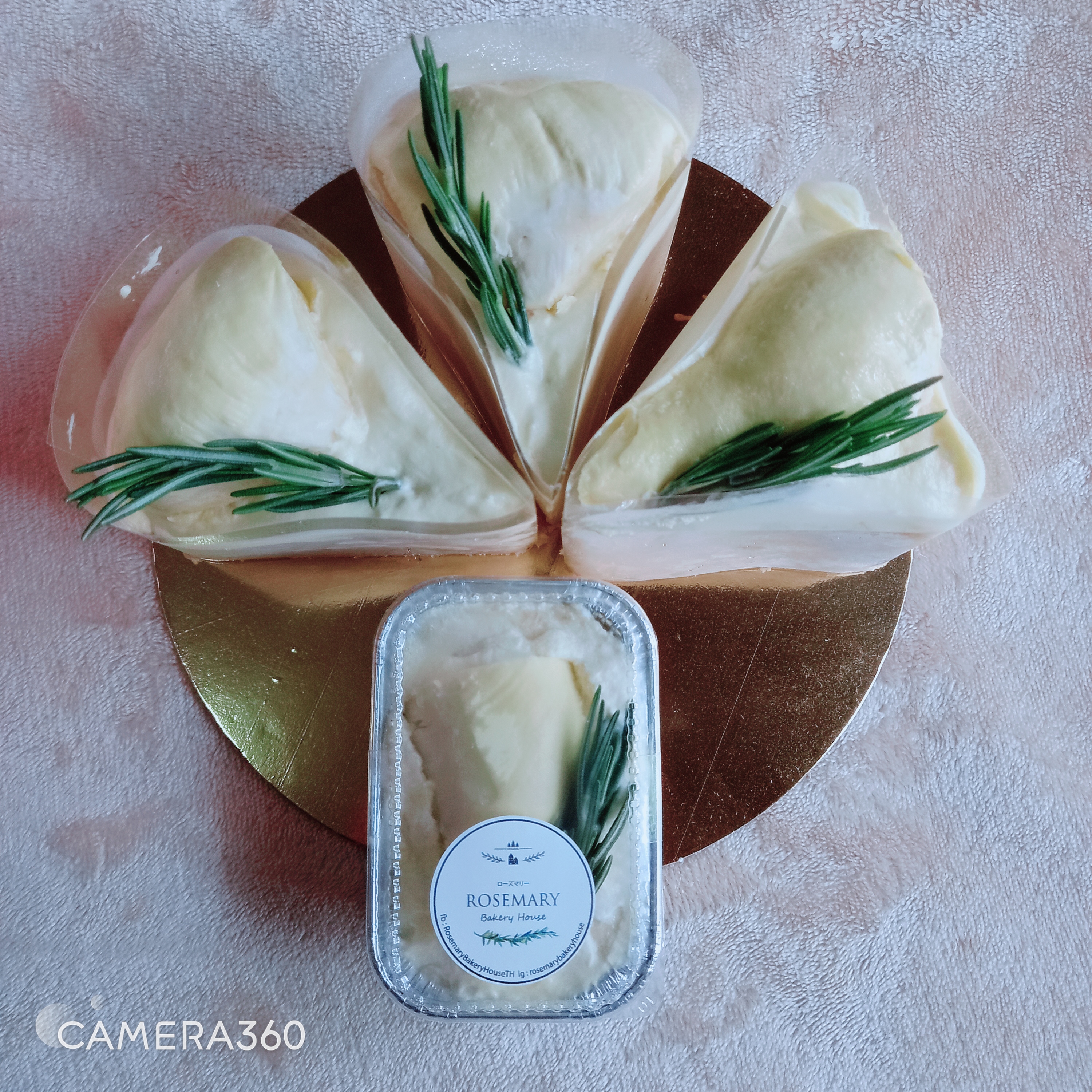 เค้กทุเรียนครีมสด (ราคาต่อชิ้น) Durian Fresh Milk Cake 2-3 ชั้น