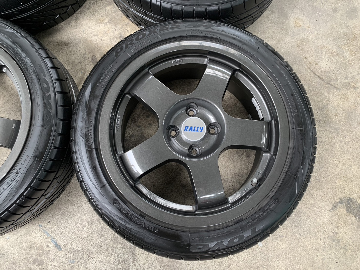 ✨ล้อแม็กแต่ง✨4รู100✨RALLY (งาน ENKEI) ขอบ 16 สีเทากัน พร้อมยาง 195-50-16 TOYO ปลายปี 20