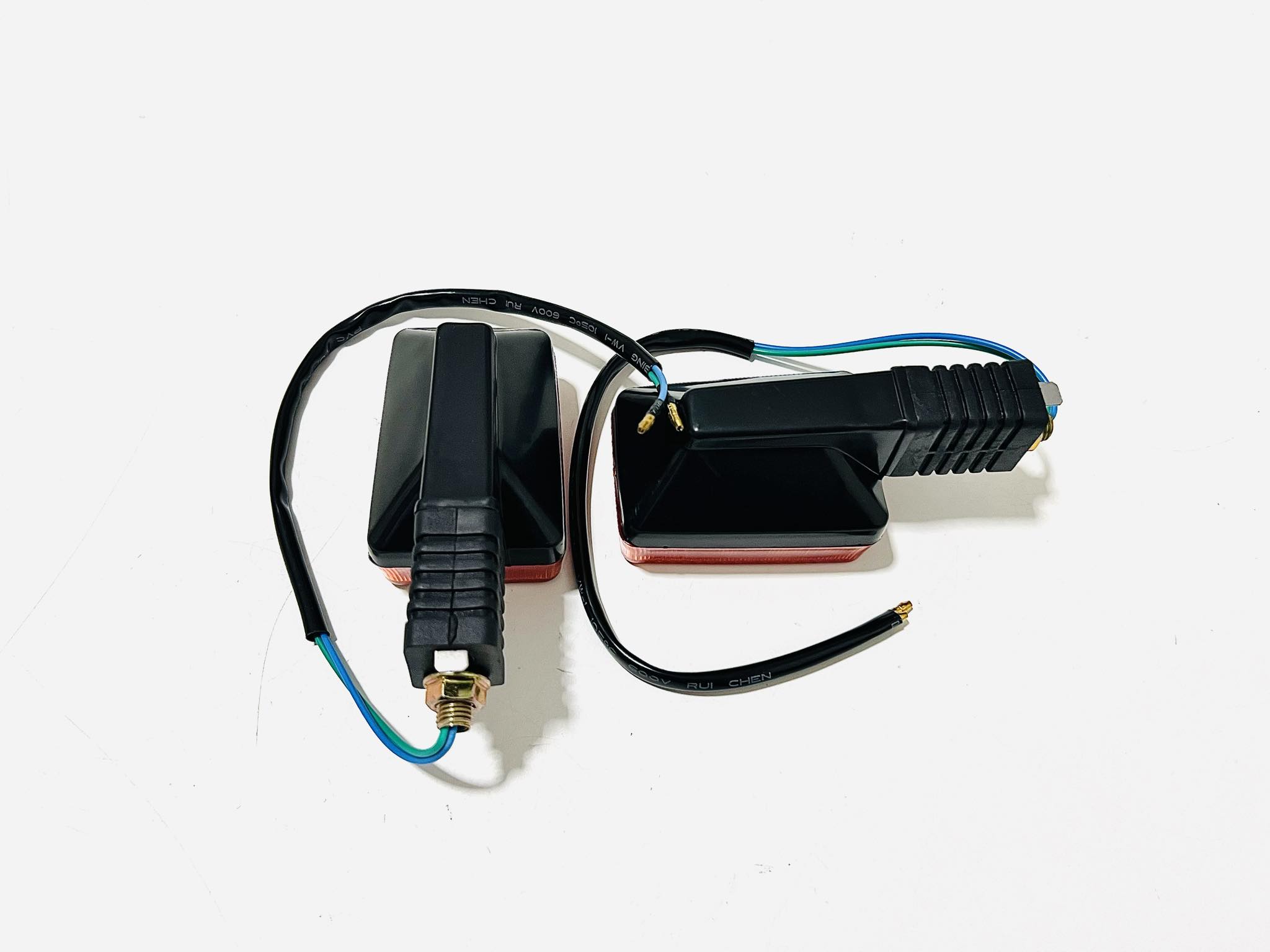 ไฟเลี้ยวหลัง C700/C900 หลังดำ 1 คู่ LAO บ15