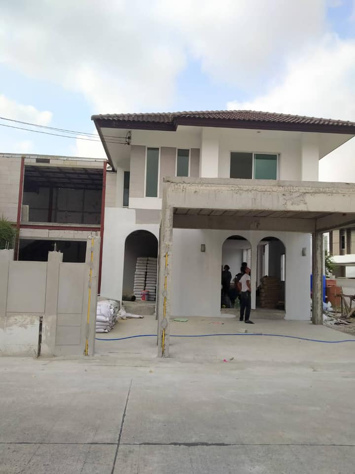 หินปูสระว่ายน้ำ บ้านพักอาศัยพระยาสุเรนทร์ green sukabumi