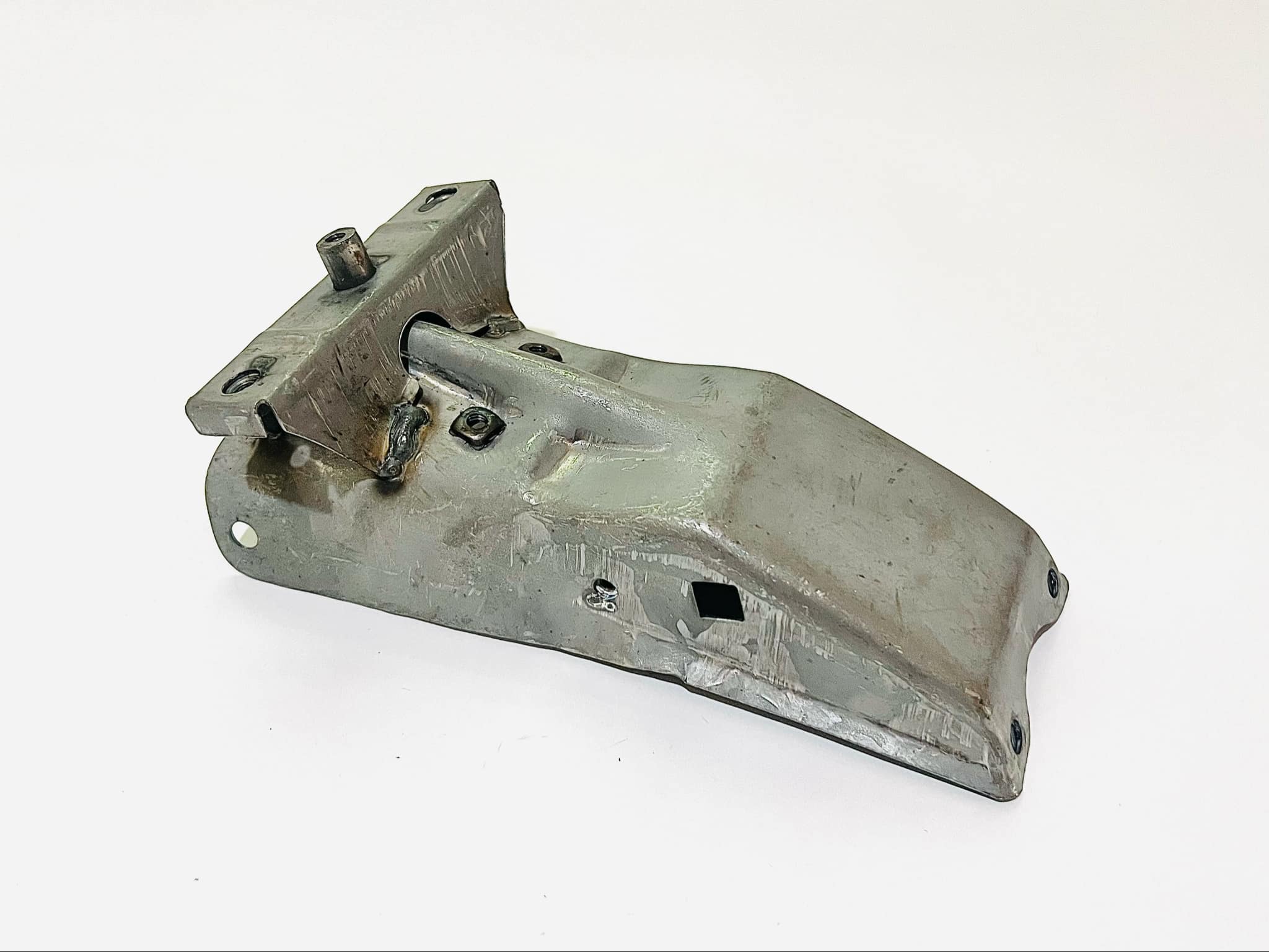 เหล็กประกอบบังโคลนหลังซี700 C700