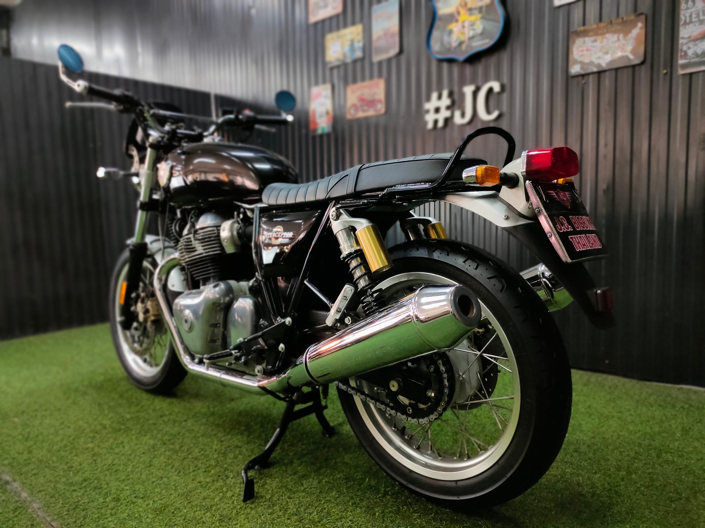 😎 มาแว้วโมเดิร์นคลาสสิกยอดนิยม "Royal Enfield" Interceptor 650 INT จดทะเบียนปี2020....สวยจริงไรจริงคันนี้⁉️