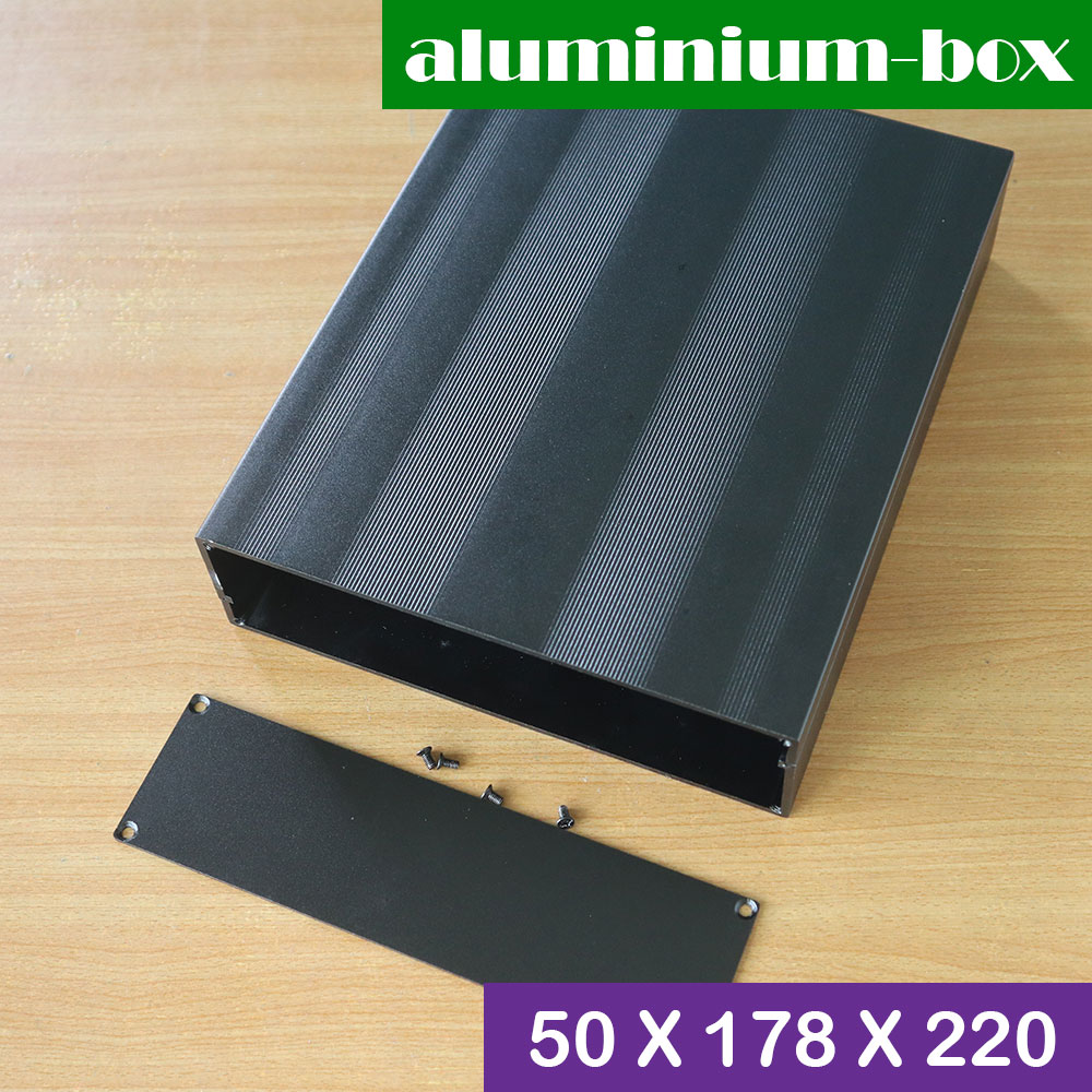 กล่องอลูมิเนียมสีดำขนาด 50 X 178 X 220 มม.