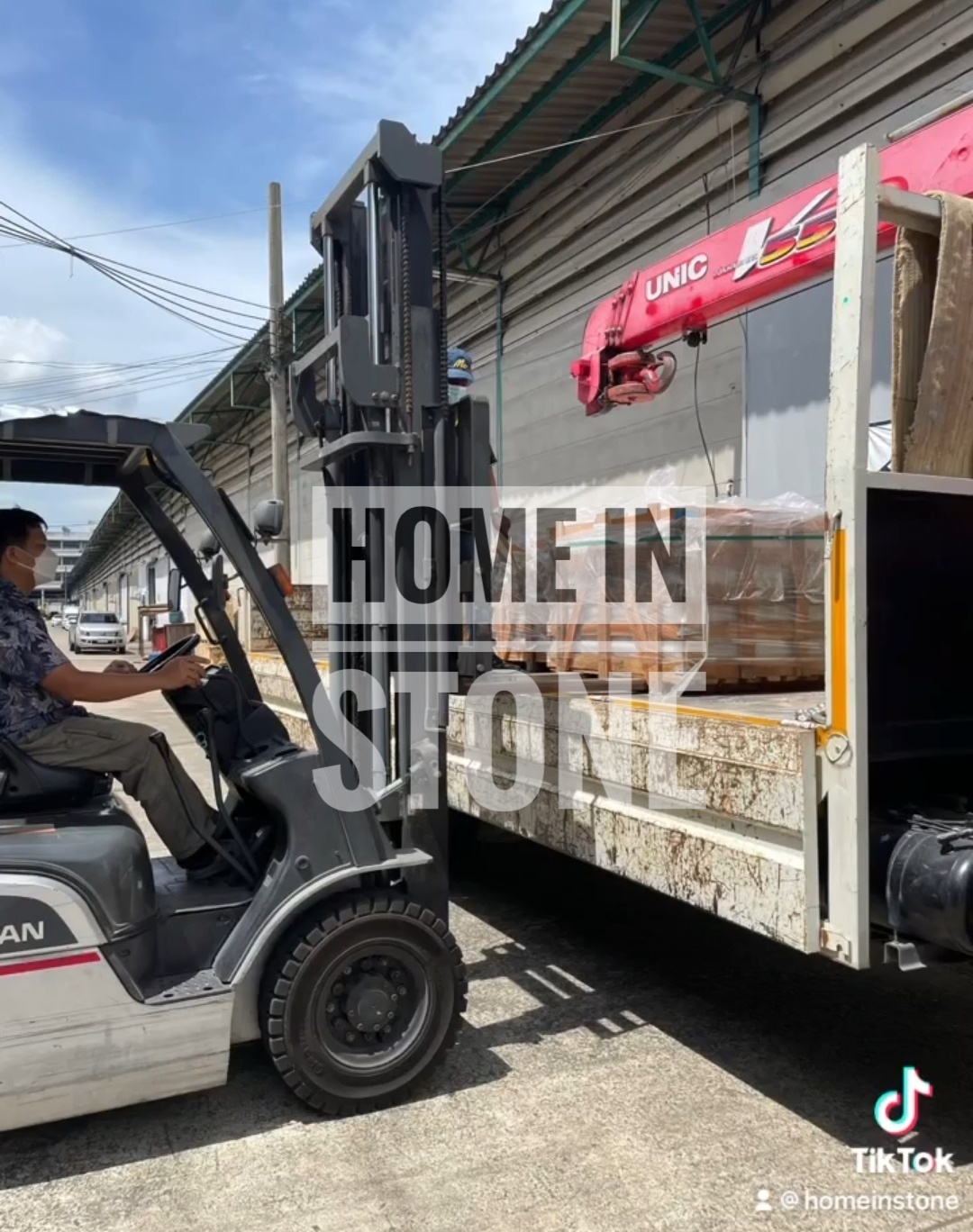 หินปูสระว่ายน้ำ Silver grey 10x10 + White Cloudy 10x10