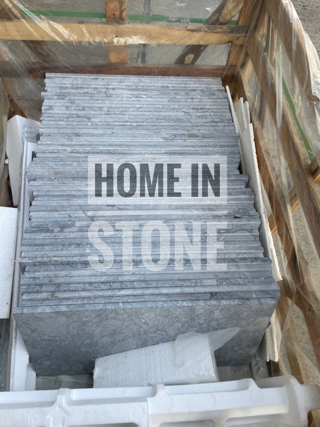 หินปูสระว่ายน้ำ white cloudy