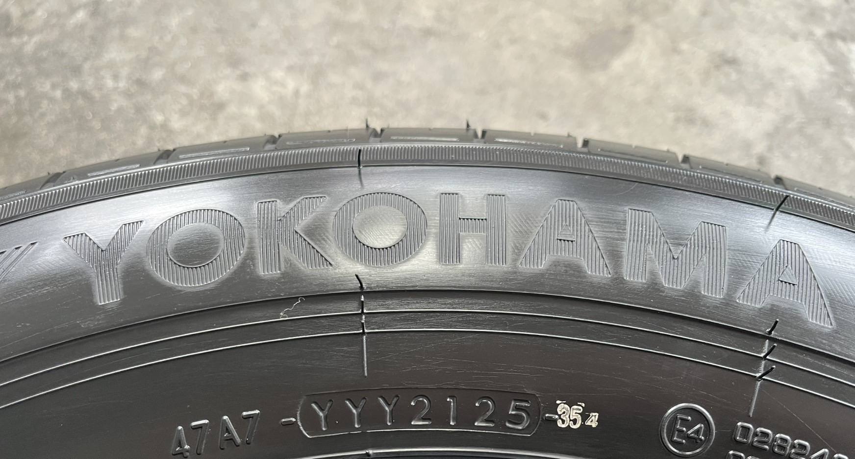 ✨ยางป้ายแดง✨235-65-16 Yokohama💥ปี 25💥🚘ใส่กับ รถตู้ ,รถกระบะตัวเตี้ย ได้เลย