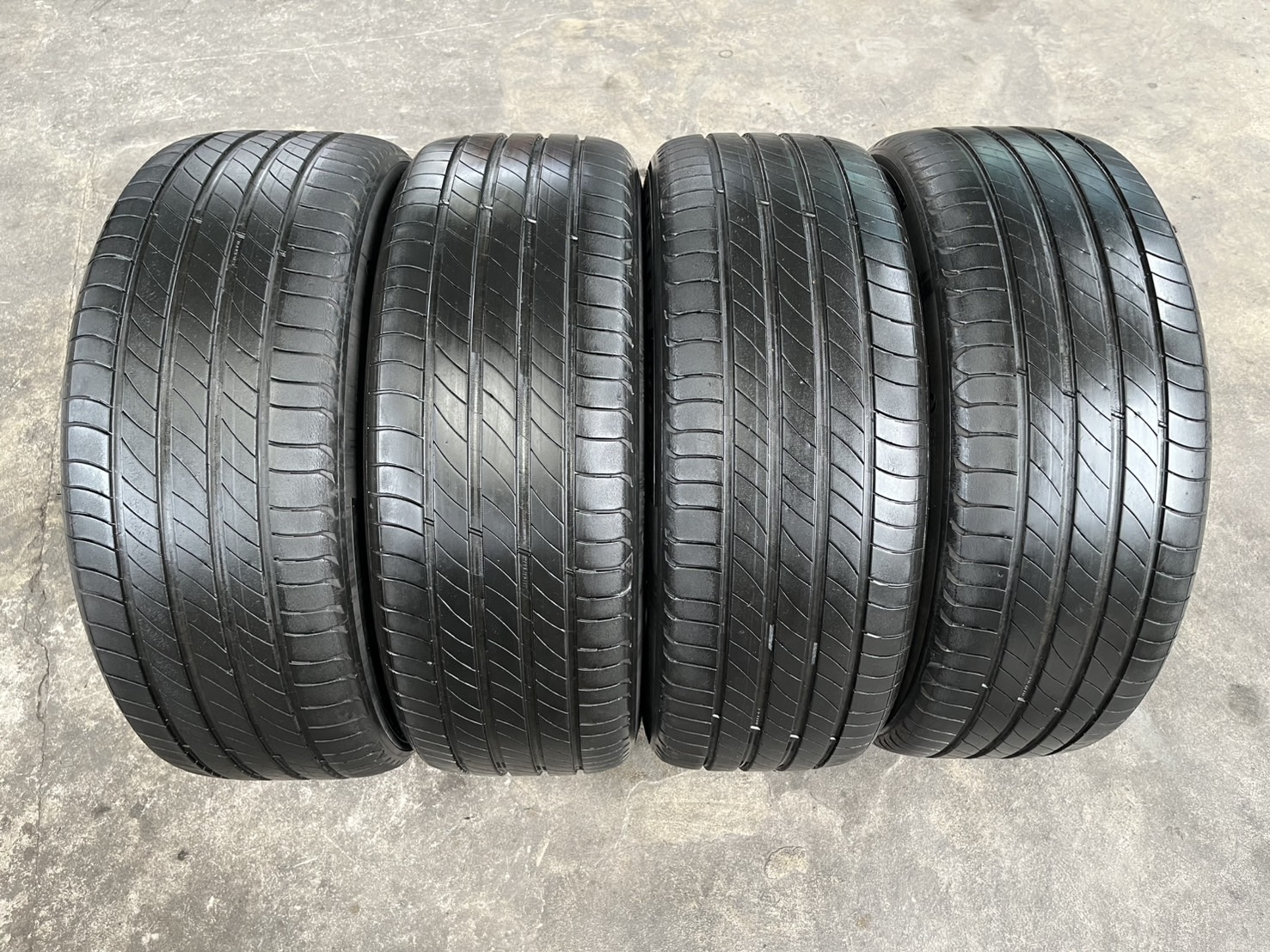 ✨ล้อแม็ก✨ISUZU D-Max รุ่นใหม่ล่าสุด ขอบ 18 แถมยาง 225-50-18 Michelin ปี 20