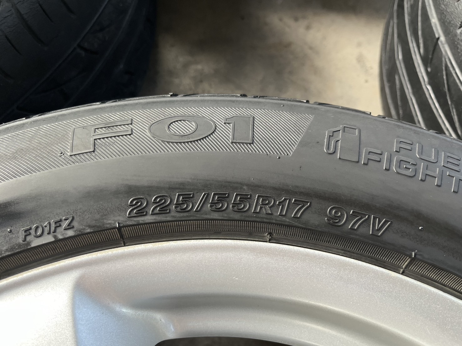 ✨ล้อแม็ก✨ISUZU V-Cross ขอบ 17 พร้อมยาง 225-55-17 Firestone ปี 20