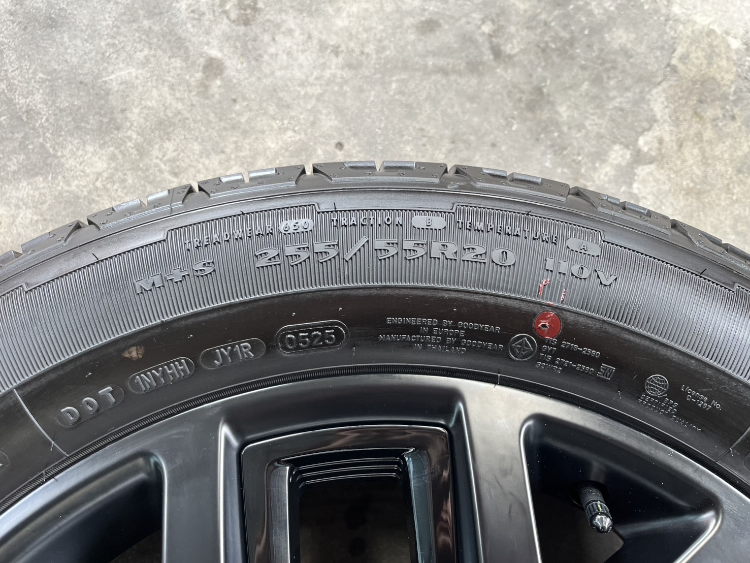 💥ปี25💥✨ล้อแม็กพร้อมยางใหม่ป้ายแดง✨Ford Ranger Stormtrak ขอบ 20 ดำก้านแดง💖ใหม่กริ๊บ💖