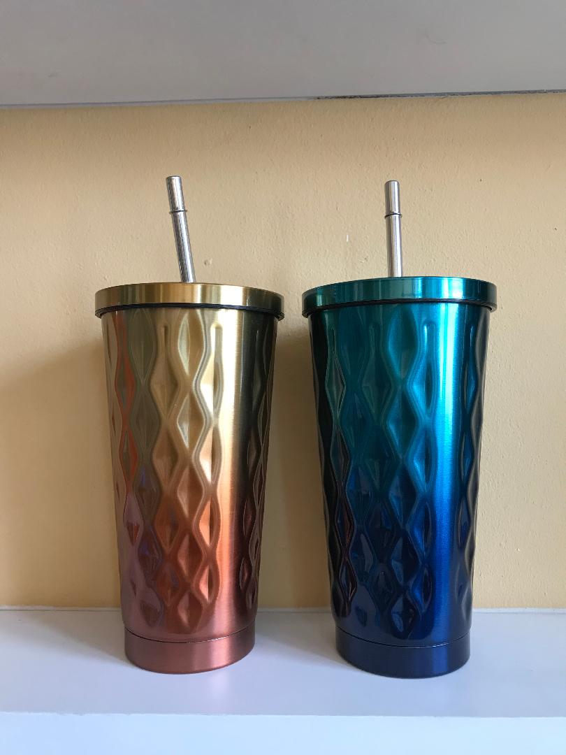 แก้วน้ำสแตนเลส เก็บความร้อน ความเย็น พร้อมหลอด ขนาด 500 ml.