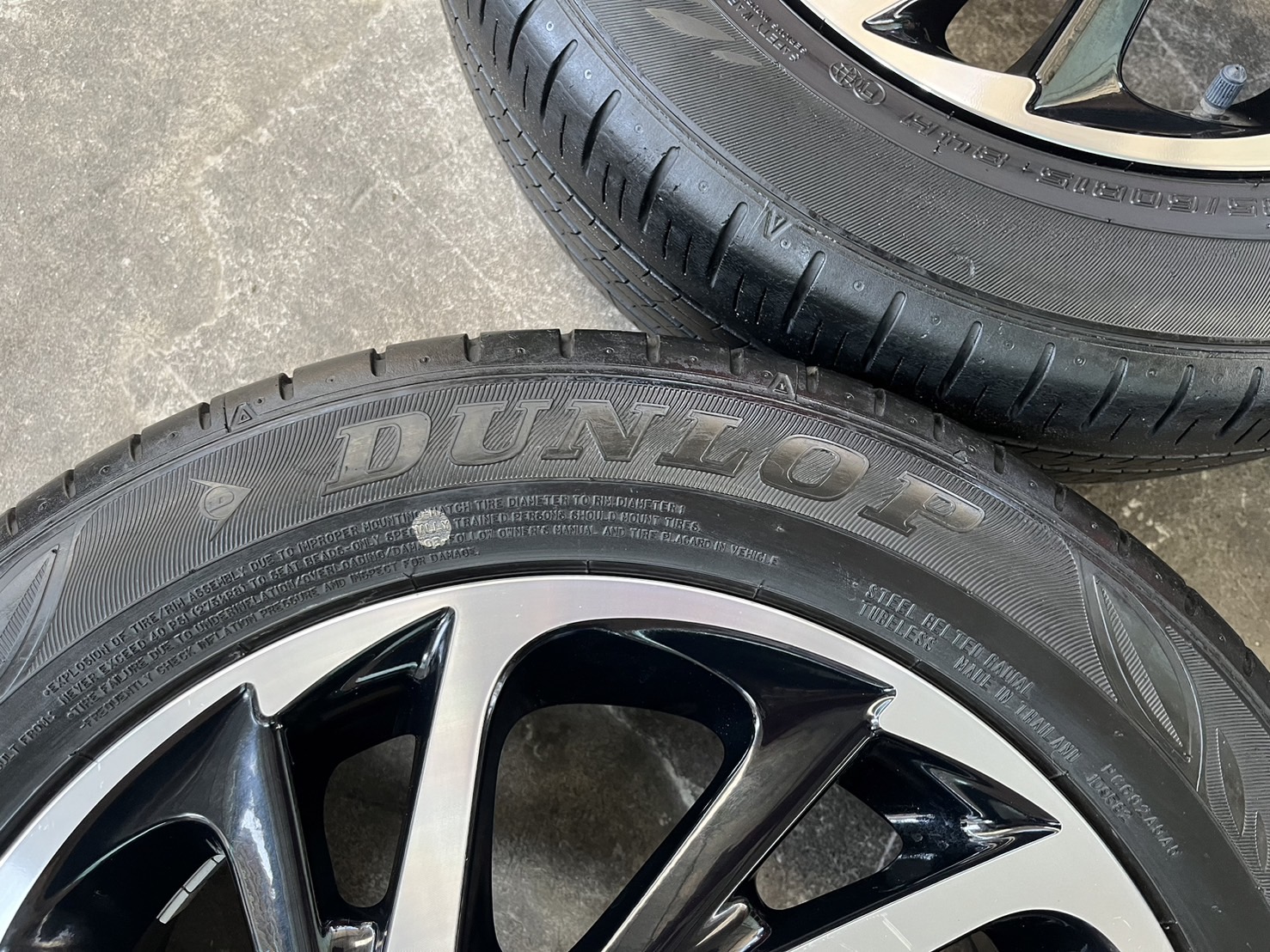 ✨ล้อแม็ก✨Toyota Yaris Ativ รุ่นใหม่ ขอบ 15 ดำหน้าเงา พร้อมยาง 185-60-15 Dunlop ปี 21