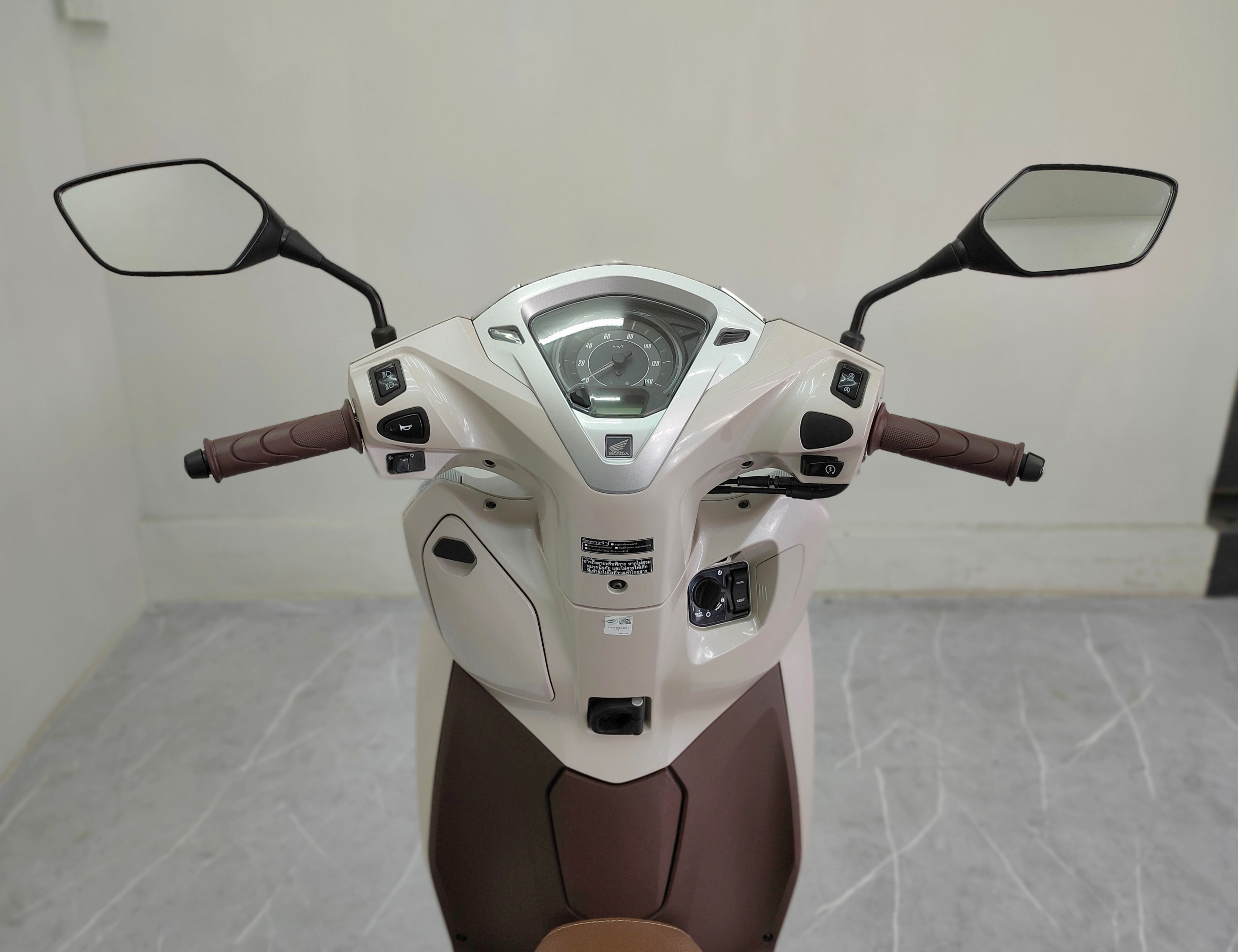 อร๊ายย‼️หรีดร้อยโล 😱 AII NEW LEAD125 4V ปี 2023 แท้ สายจอด 1xx โลแท้ๆ สภาพนี้ป้ายแดงชัดๆ 💥