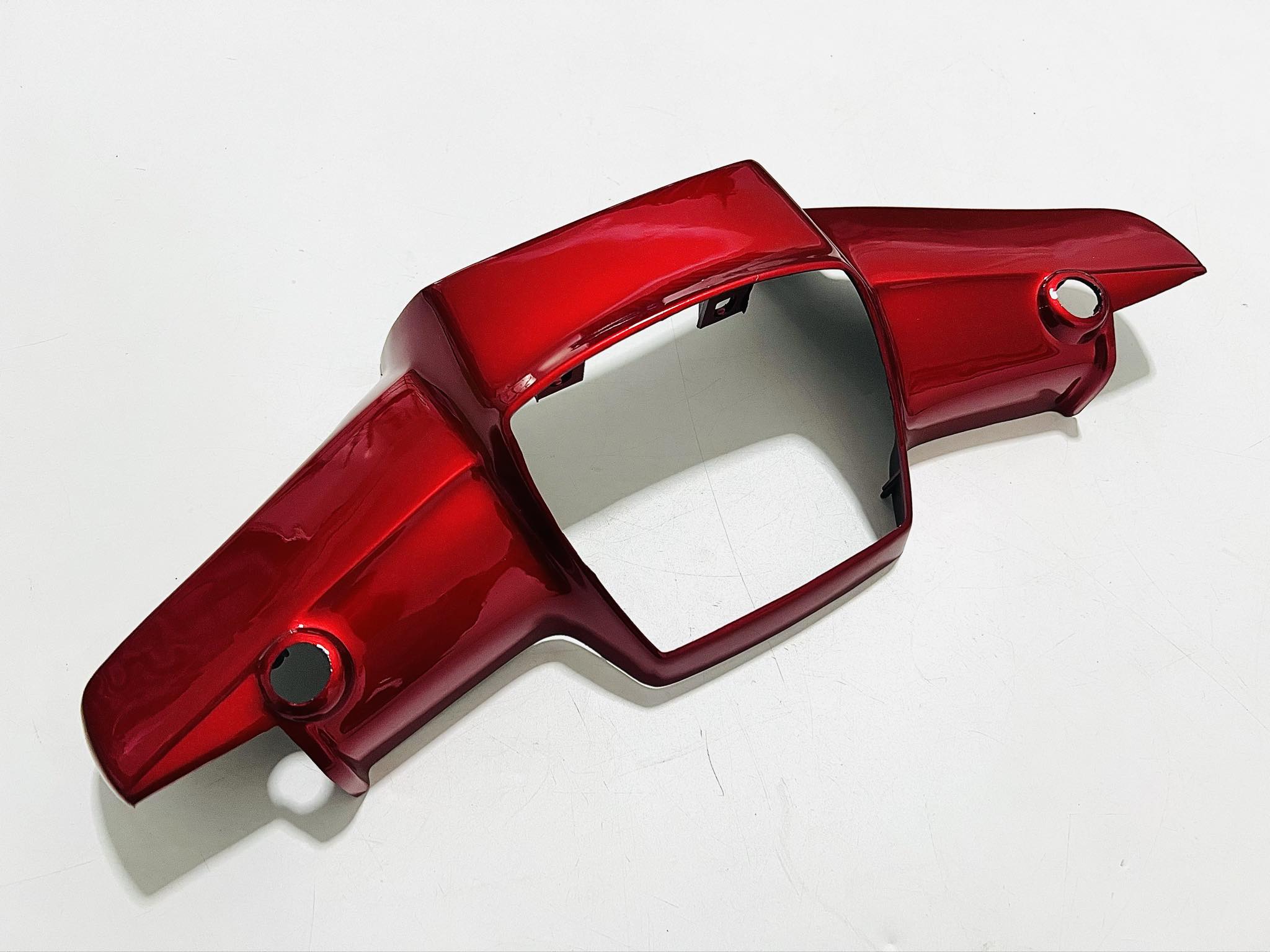 หน้ากากบนดรีมคุรุสภา สีดำ สีแดง สีขาว สีน้ำเงิน สีมังคุด ระบุสีในข้อความ C