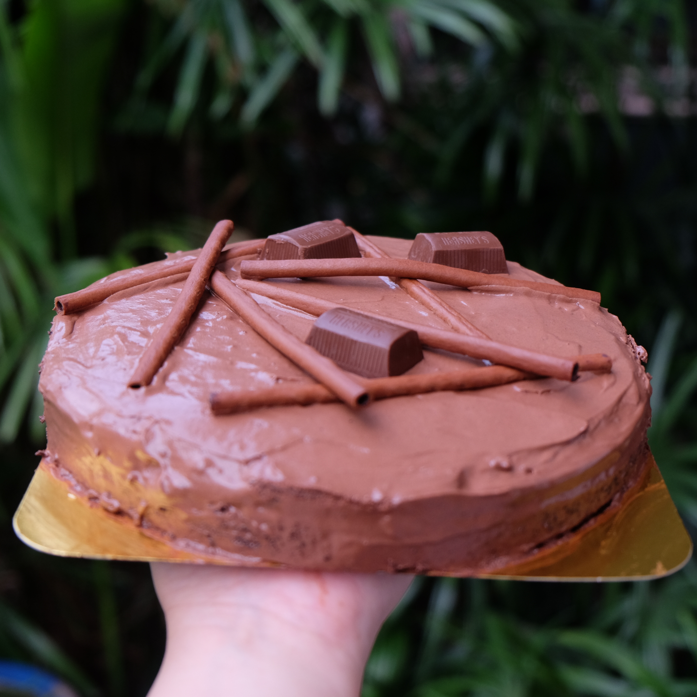 ดาร์กช็อกโกแลตเค้ก (ขนาด 2 ปอนด์) 2 ชั้น/ Dark Chocolate Cake 2 Pound (7'' x 7") 2 Layers