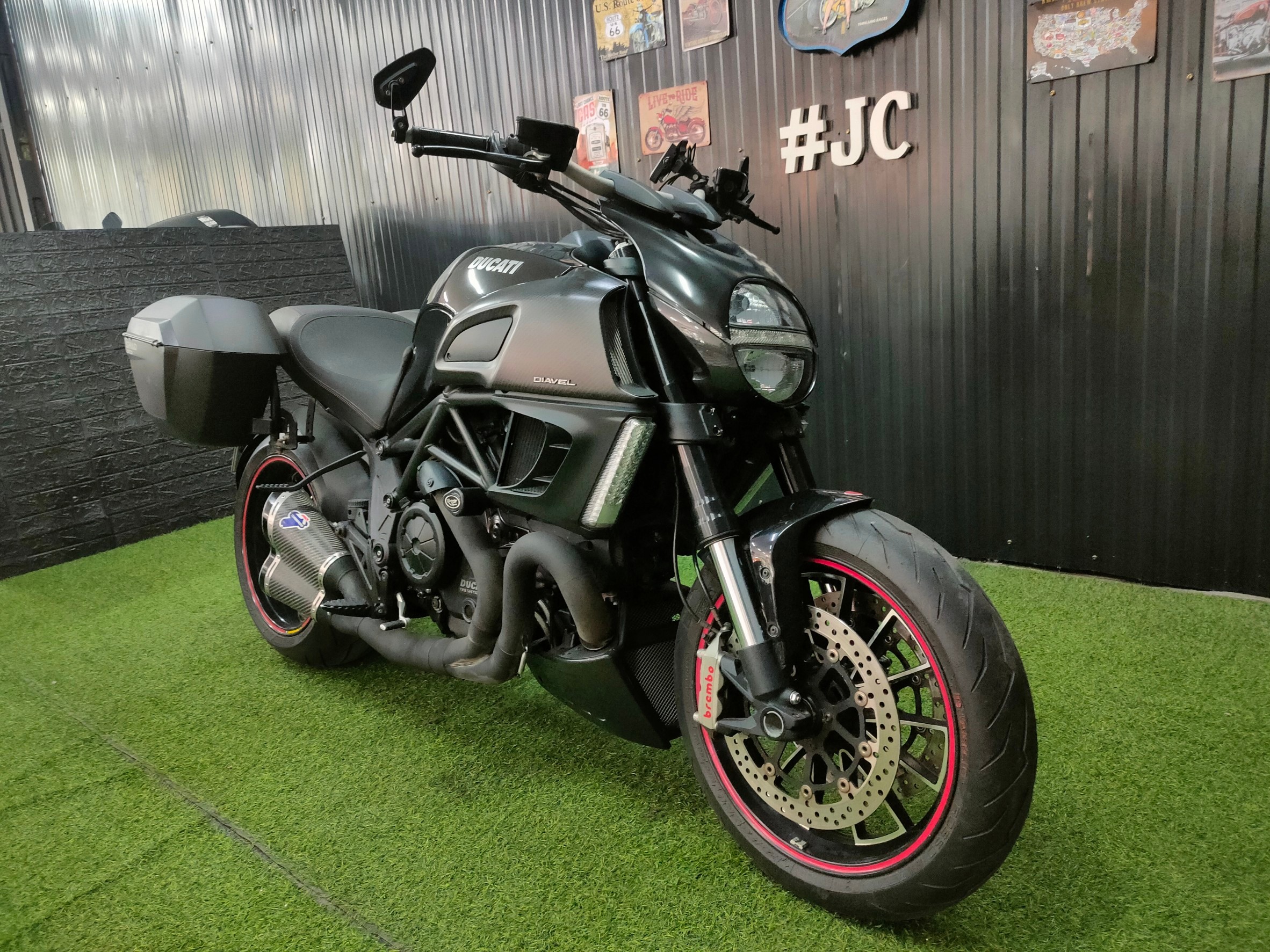 🤗 ที่สุดรถสาย Sport Cruiser....Ducati #Diavel1200 รถปี 2013 อดีตรถ"หลักล้าน"...ราคาอย่างโดนๆ