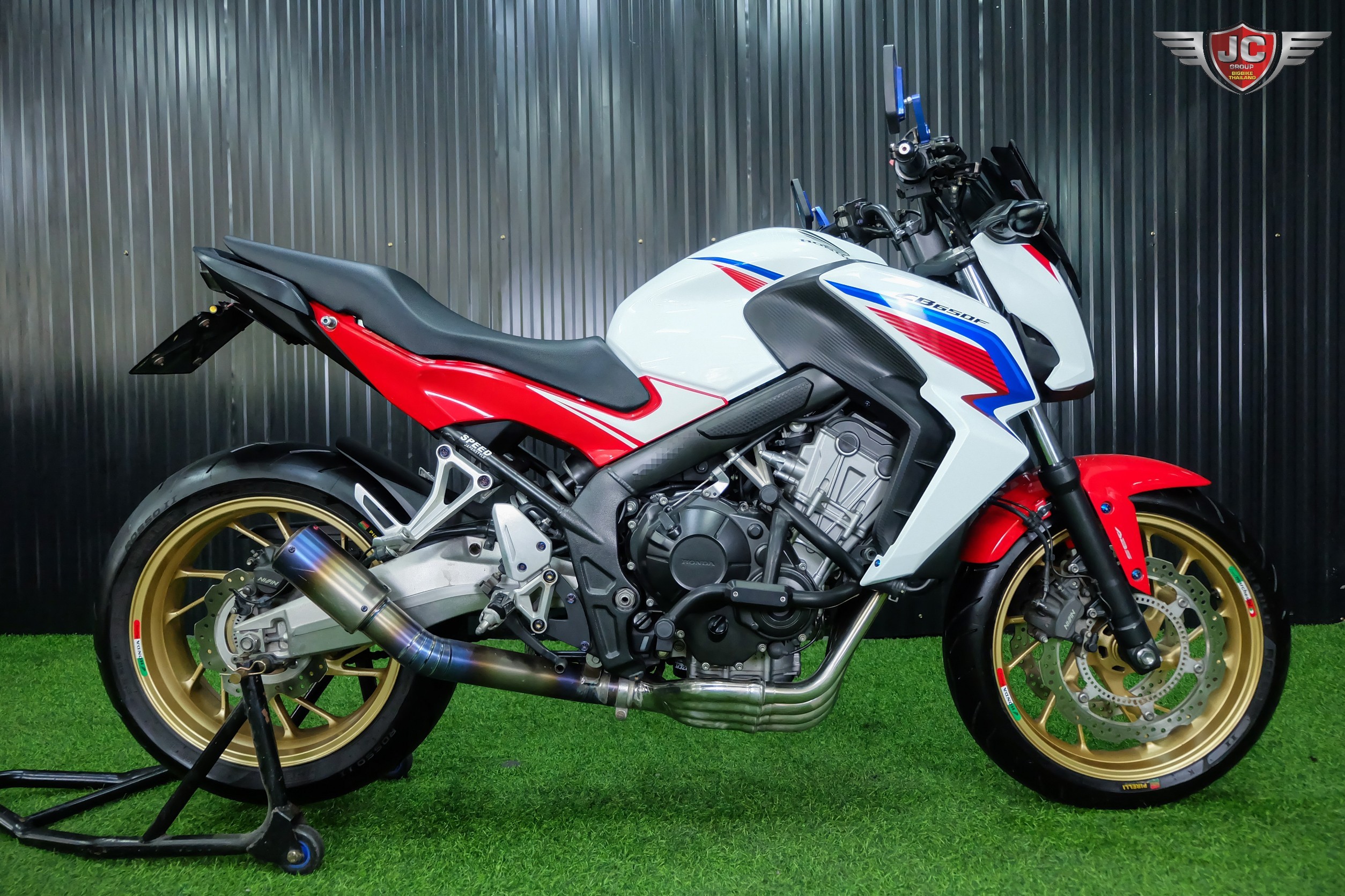 คนไทย...เอา"ไตร"ไปเลย‼️ CB650F Tri-colour ปลายปี 2015 ขี่นิ่มพร้อมใช้ยางใหม่....หาอยู่ต้องจัด 🤗