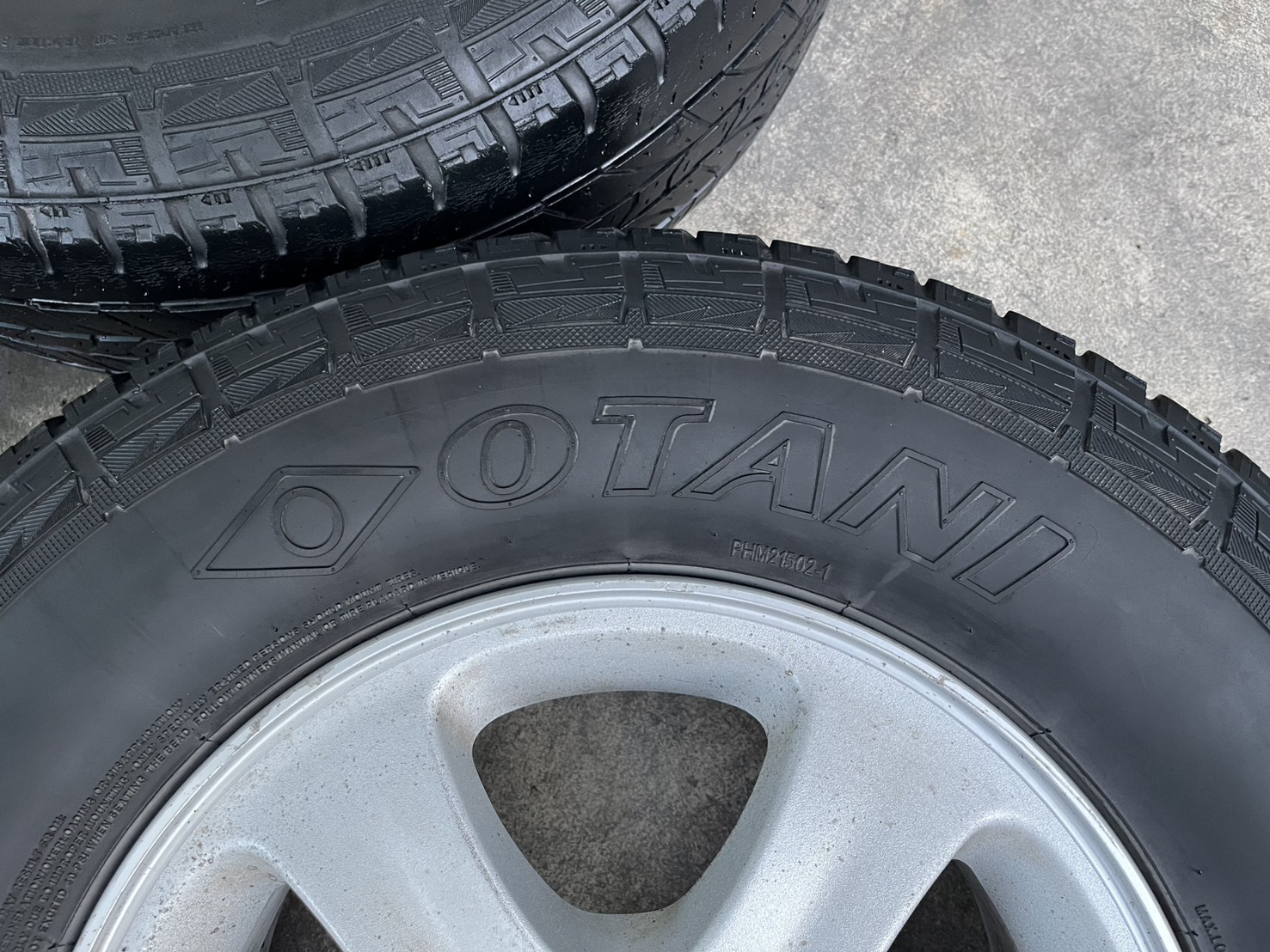 ✨ล้อแม็ก 5รู114✨Mitsu Triton ขอบ 15 แถมยาง 235-75-15 OTANI ปี 20