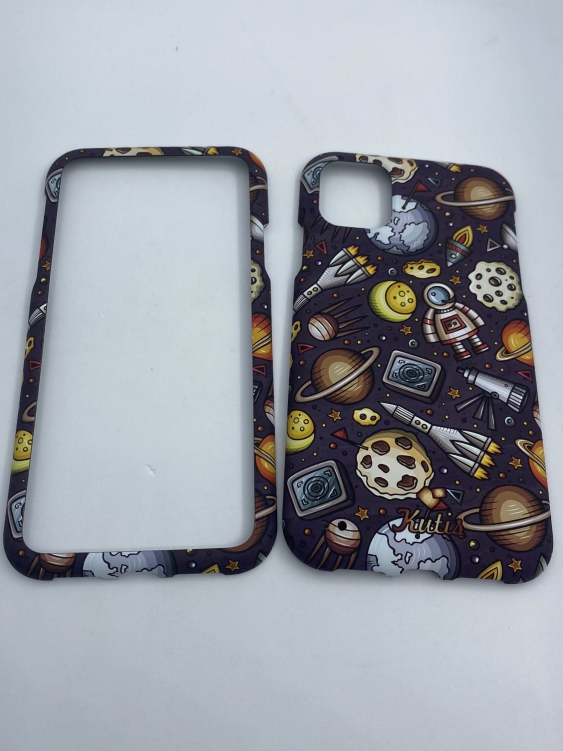 เคสคูทิส(Kutis)เคสไอโฟน11G(ลายรวมดาวอวกาศ)มาใหม่ เคสประกบหน้า-หลัง เคสเรืองแสง เคสลายวินเทจ ร้านSuperhero Klongthom
