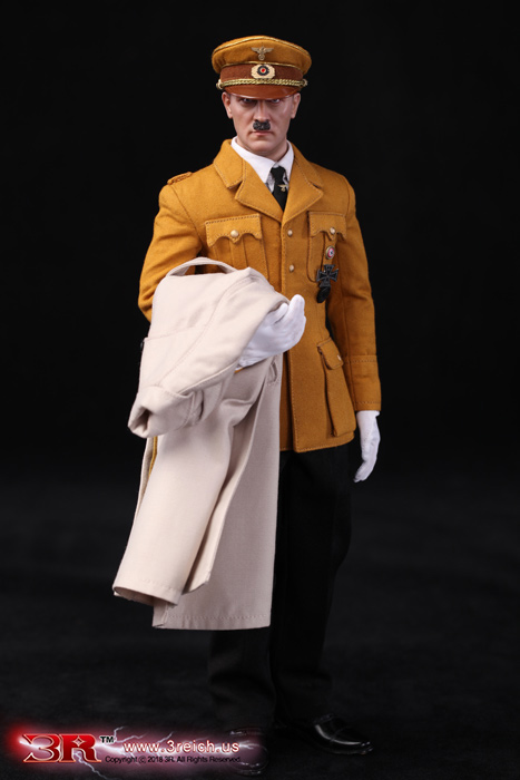 3R GM641 Adolf Hitler (1889 - 1945) Version B