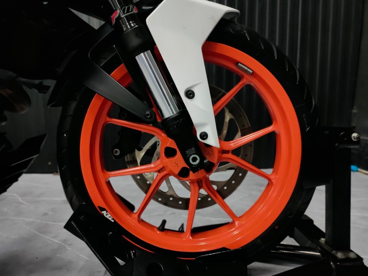 1 สูบลูกโต Naked Bike สายลุย 💥 KTM DUKE390 จดปี 2020 โมเดล 2017 "มือเดียว สวยใส น่าใช้"