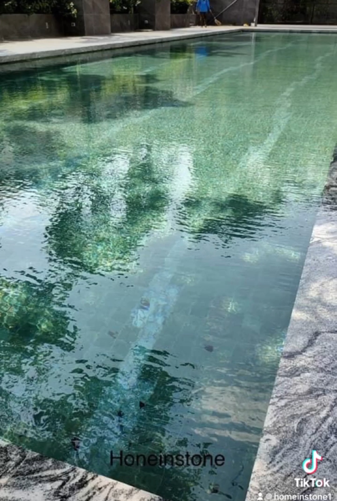 Green Sukabumi หินปูสระว่ายน้ำ