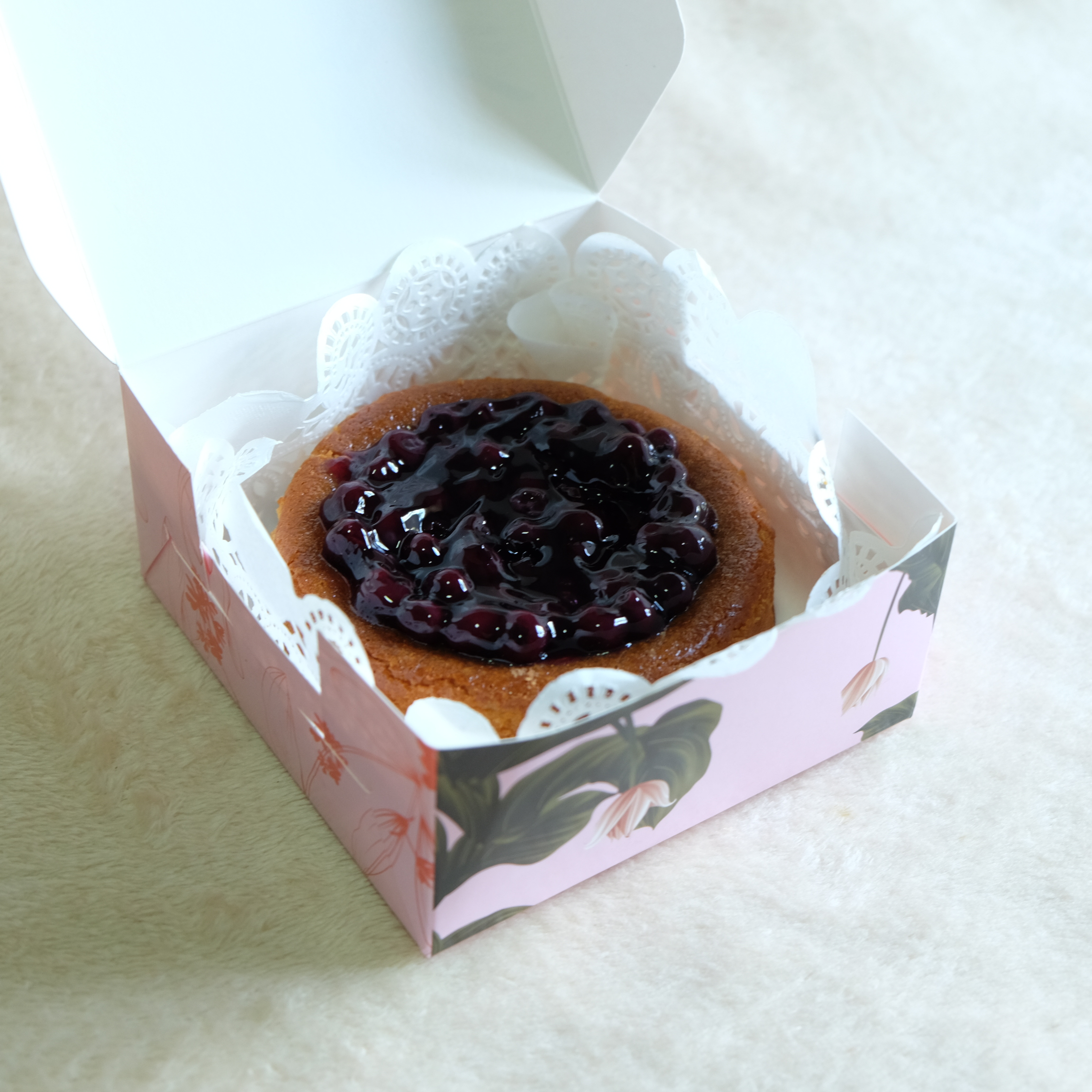 บลูเบอร์รี่ชีสเค้ก (ขนาด 1 ปอนด์) /BLUEBERRY CHEESECAKE (1 Pound / 6'' x 6")
