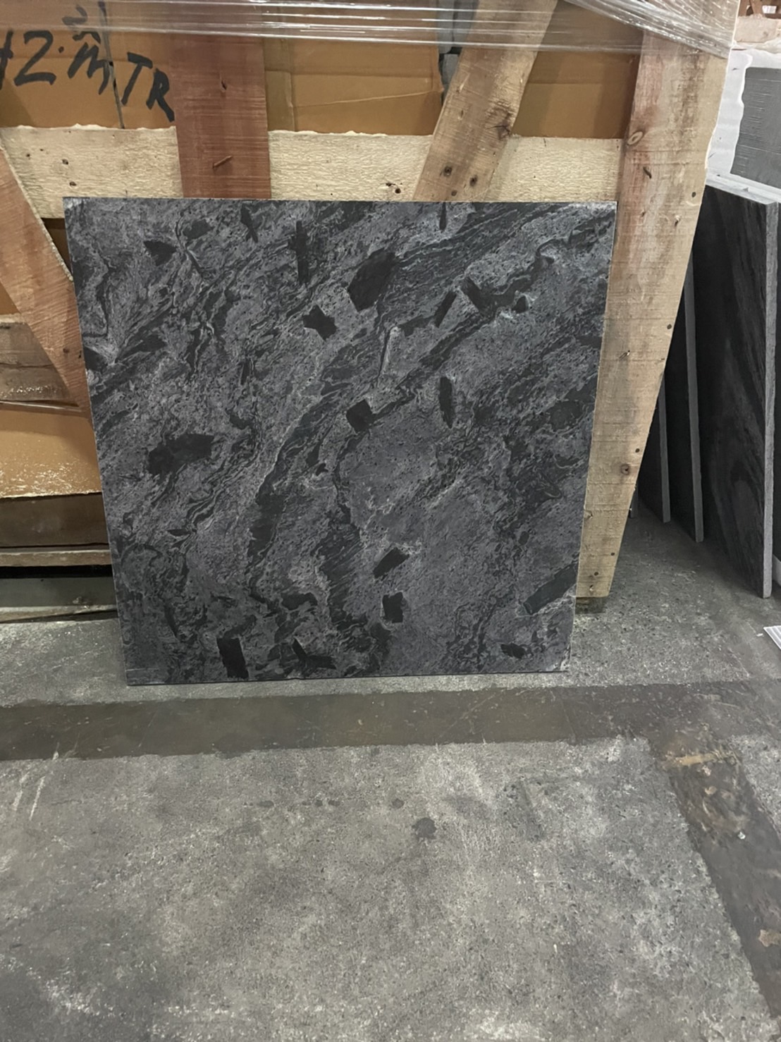 หินธรรมชาติ Silver grey polish 60x60