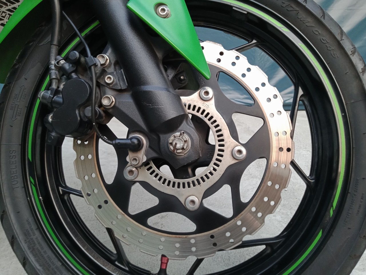 "รถเกรดB_มีดีที่ราคา"‼️ KAWASAKI Z300abs ปี16 กับโปรโมชั่นสุดว้าว 😲 ออกรถ ⭕ บาท