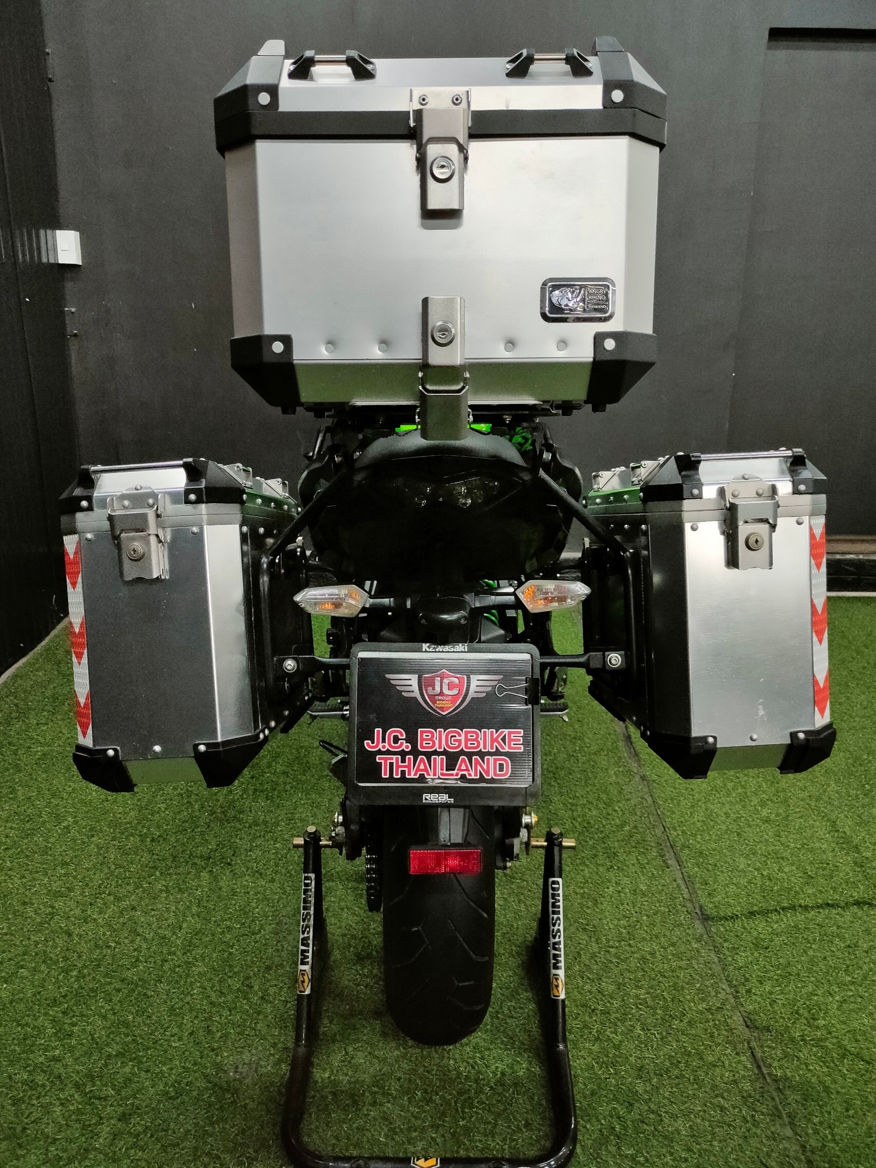 Touringค่ายเขียวมาแว้ว...คันนี้บอกเลยว่า ครบองค์‼️ KAWASAKI VERSYS650 Abs Edition จดปี 2017 "ใส่เกราะครบ รบฝถพร้อมใช้...จัดไปหน้าหนาวนี้ 😘"