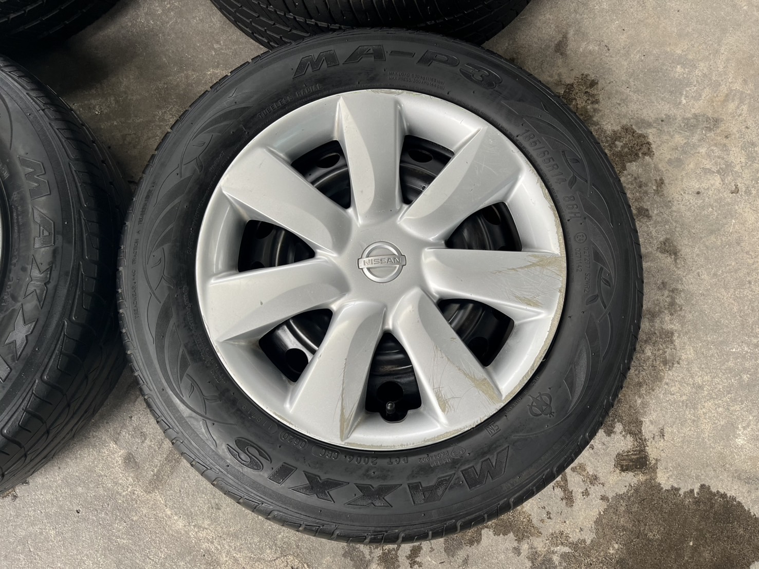 ✨ล้อกระทะ 4รู100✨Nissan ขอบ 14 พร้อมยาง 185-65-14 ปี 20