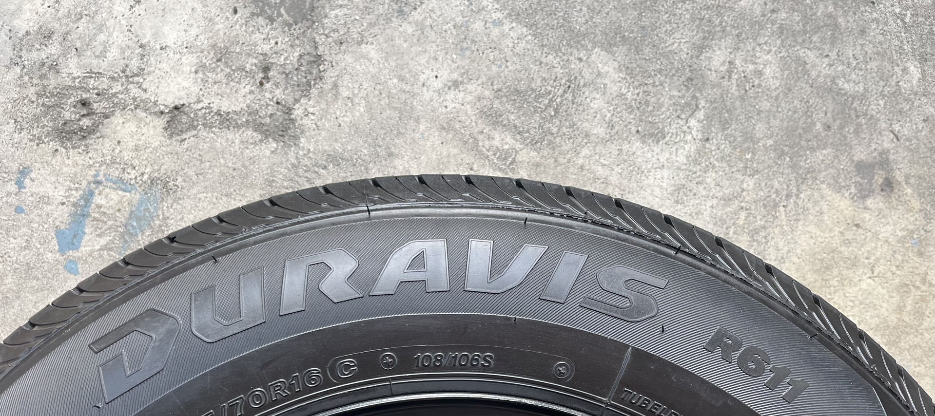 ✨ยาง✨215-70-16 Bridgestone🌟ปี 23🌟🚘ใส่กับ รถตู้ ,รถกระบะตัวเตี้ย ได้เลย