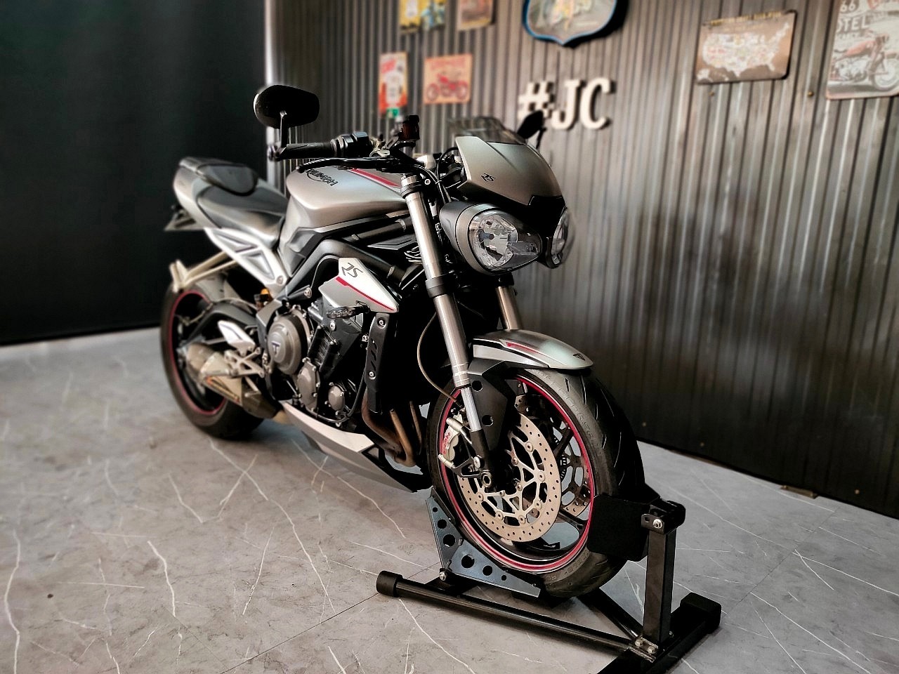 🏍💨ราคาเบียด650ล่ะ...แต่ Options คนละเรื่อง‼️ #StreetTriple765RS รถปี 2018 💥โปรแรงส์...คุ้มค่าคุ้มราคา💥