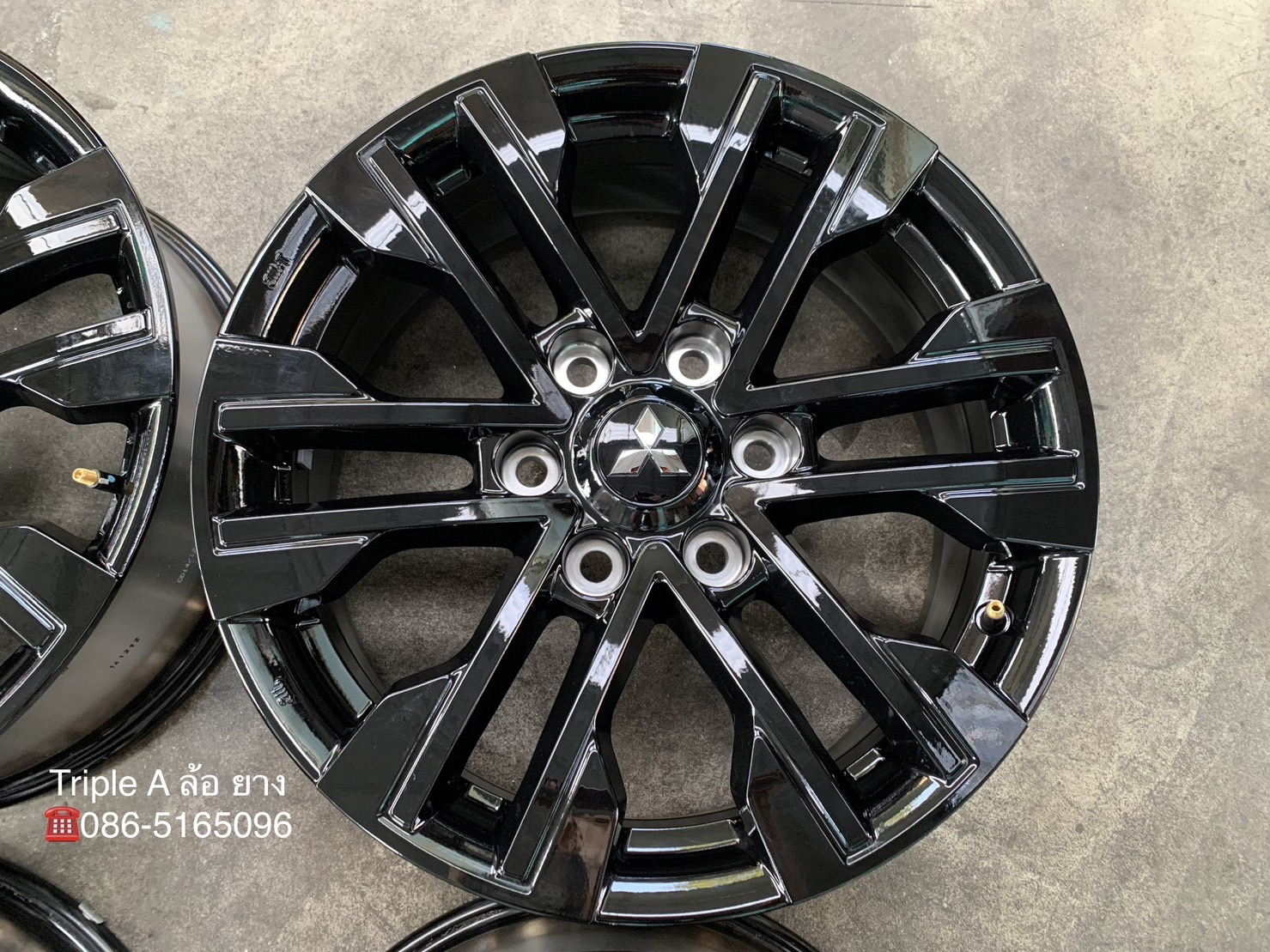 ✨ล้อแม็กป้ายแดง✨Mitsu Pajero Elite รุ่นใหม่ล่าสุด ขอบ 18 สีดำแท้💯ใหม่กริ๊บ💖