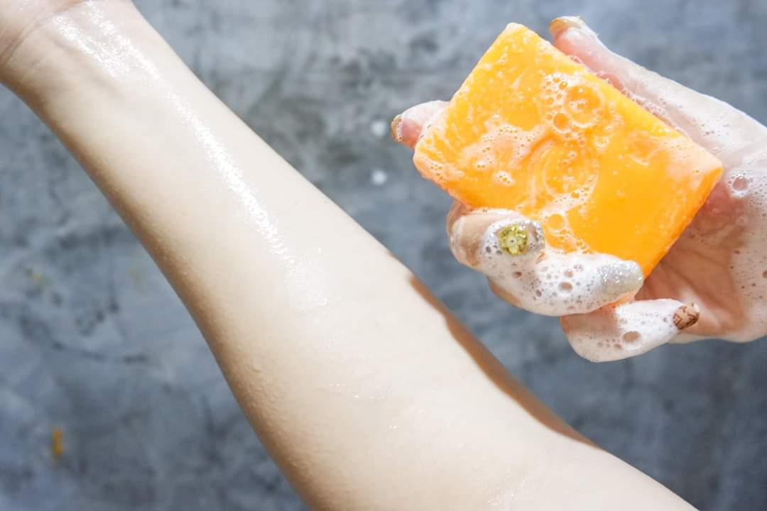 มี3รายการให้เลือก the queen เดอะควีน สครับเดอะควีน สครับ The Queen Ginseng Lemon Scrub Mask สครับมาส์กโสมมะนาว กันแดด cc queen สบู่ แครอท CARROT GLUTA SOAP