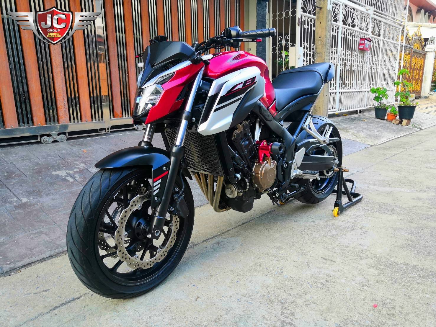 #CB650F รถกลางปี 2018 ไมล์แท้ 5,xxx KM. แต่งสวยพร้อมขี่หล่อกันเลย