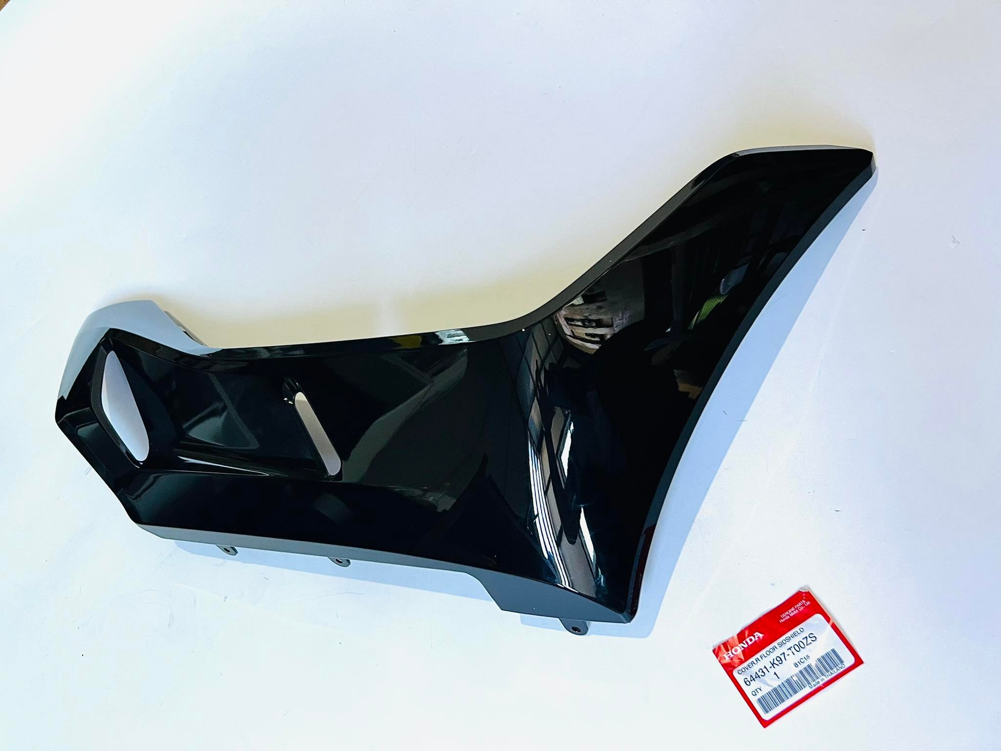 ครอบใต้ท้องรถpcx-150 all new แท้ศูนย์ สีดำ เฉพาะด้านขวา