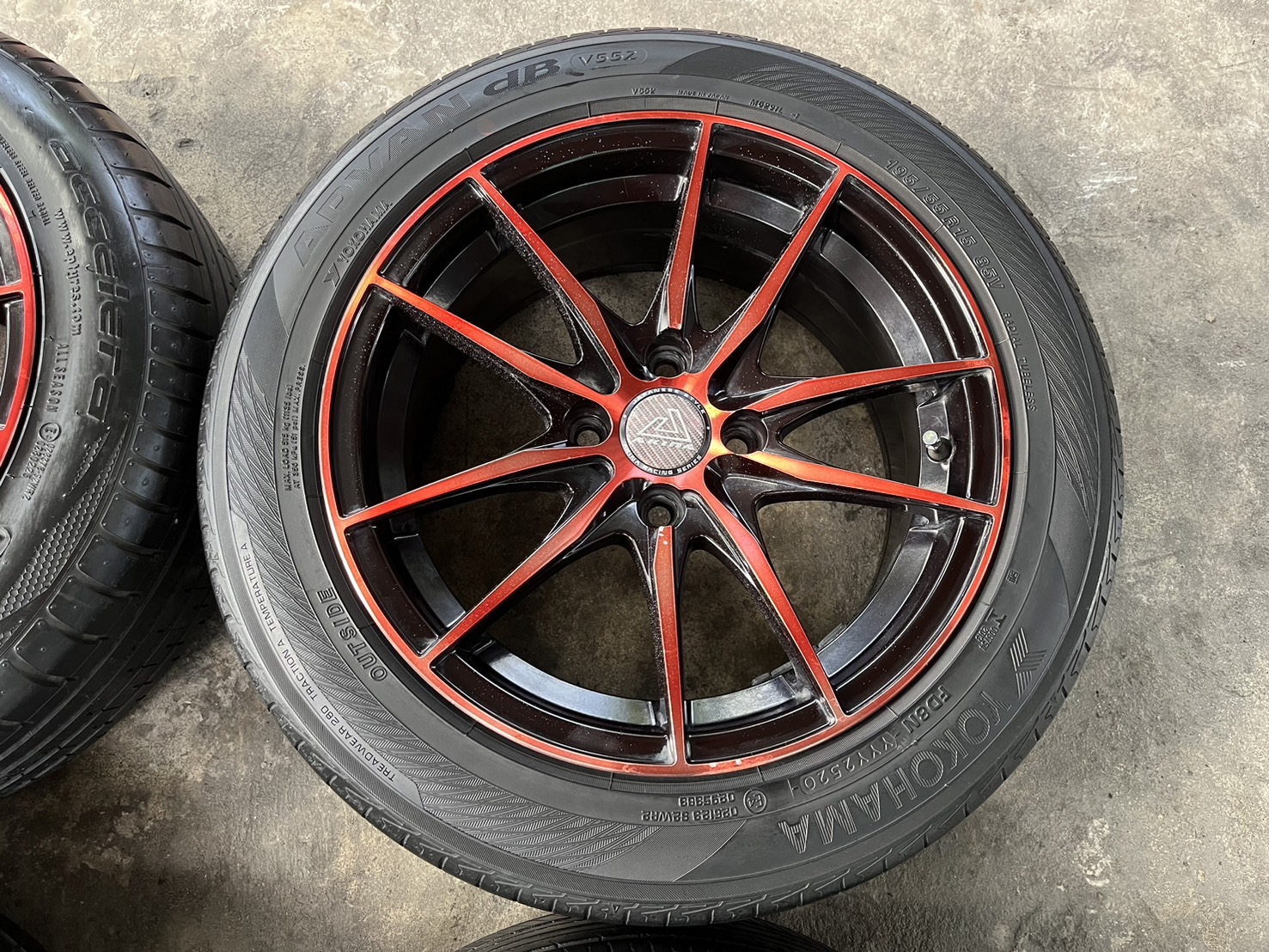 ✨ล้อแม็กแต่ง✨4รู100✨AKINA (งาน SSW) ขอบ 15 สีดำแดง พร้อมยาง 195-55-15 ปี 20