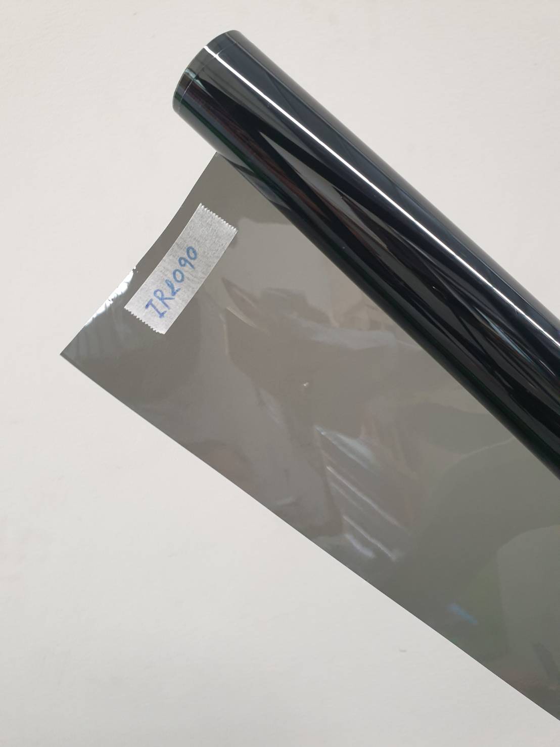 ฟิล์มกรองแสง Nano-Ceramic Film (IR-2090) ดำ 60 เซน
