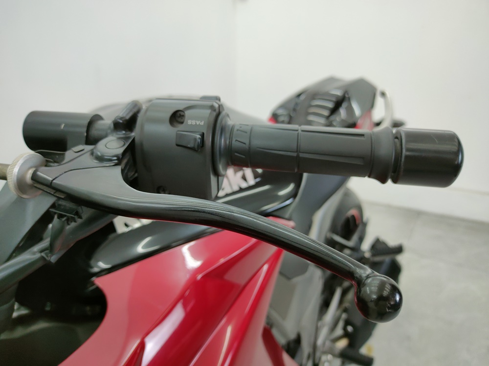 รถสวยสายจอดที่แท้ทรู...Kawasaki Ninja1000 ปลายปี 2011 สเปคนอก US." สีนี้ไม่มีซ้ำ"