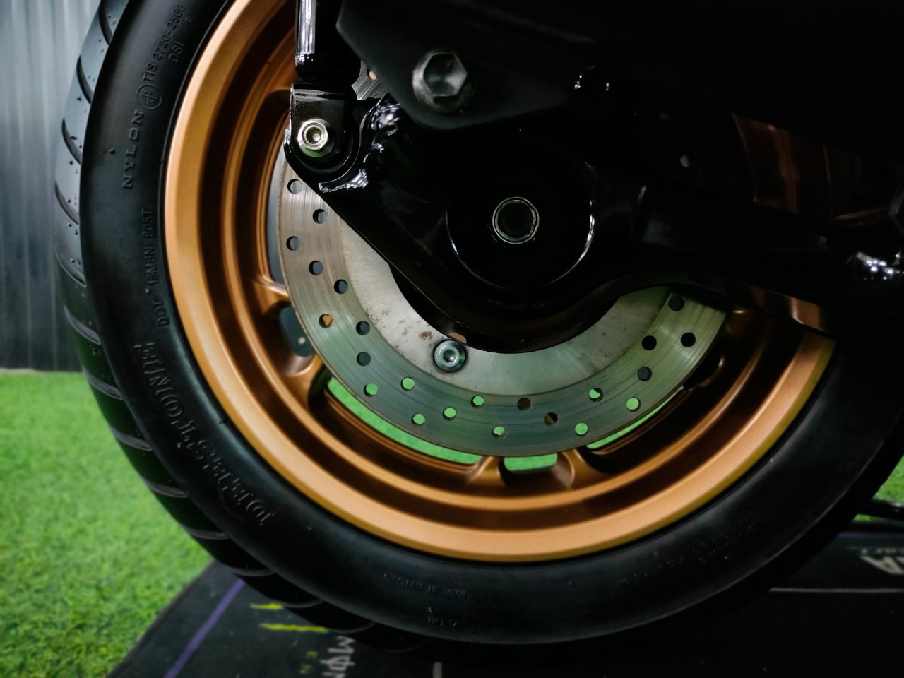 📢 มาให้จับจองกันแล้ว สกูตเตอร์ตัวแรงส์ YAMAHA XMAX300 'โลโก้ทอง' รถปลายปี2021 สวยเดิมใสไมล์แท้ไร้อุบัติเหตุ‼️