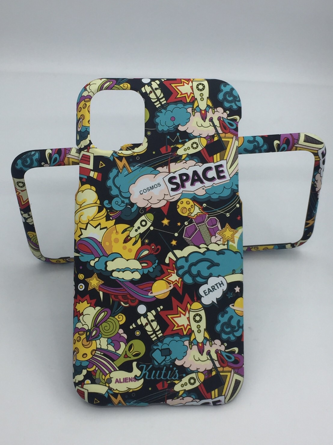 เคสคูทิส(Kutis)เคสไอโฟน11G(ลายSpace)มาใหม่ เคสประกบหน้า-หลัง เคสเรืองแสง เคสลายวินเทจ ร้านSuperhero Klongthom