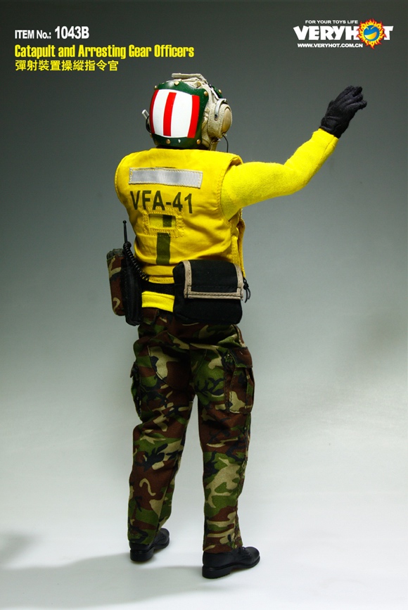 VERYHOT NO:1043B US Navy Flight Deck Crew (Catapult and Arresting Gear Officers
