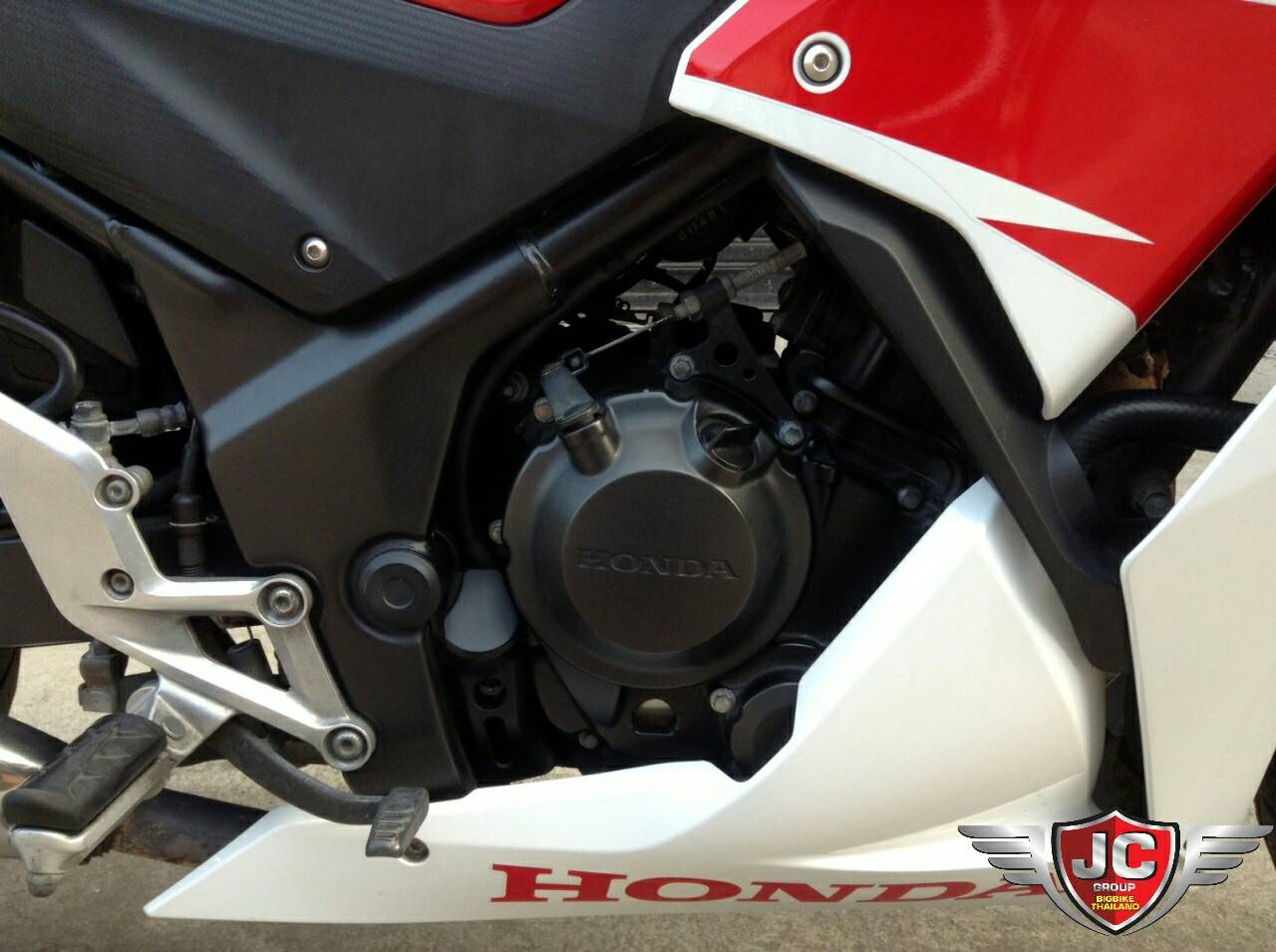 CBR300abs รถบ้านมือเดียว เครื่องเดิม ใช้งานน้อย สี TRI-COLOUR