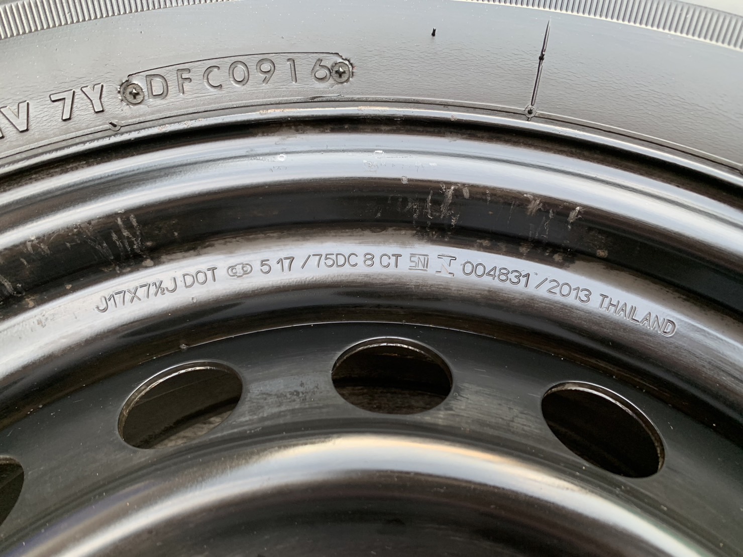 ✨ล้ออะไหล่✨6รู139 ขอบ 17 สีดำ แถมยาง 265-65-17 Bridgestone ปี 16