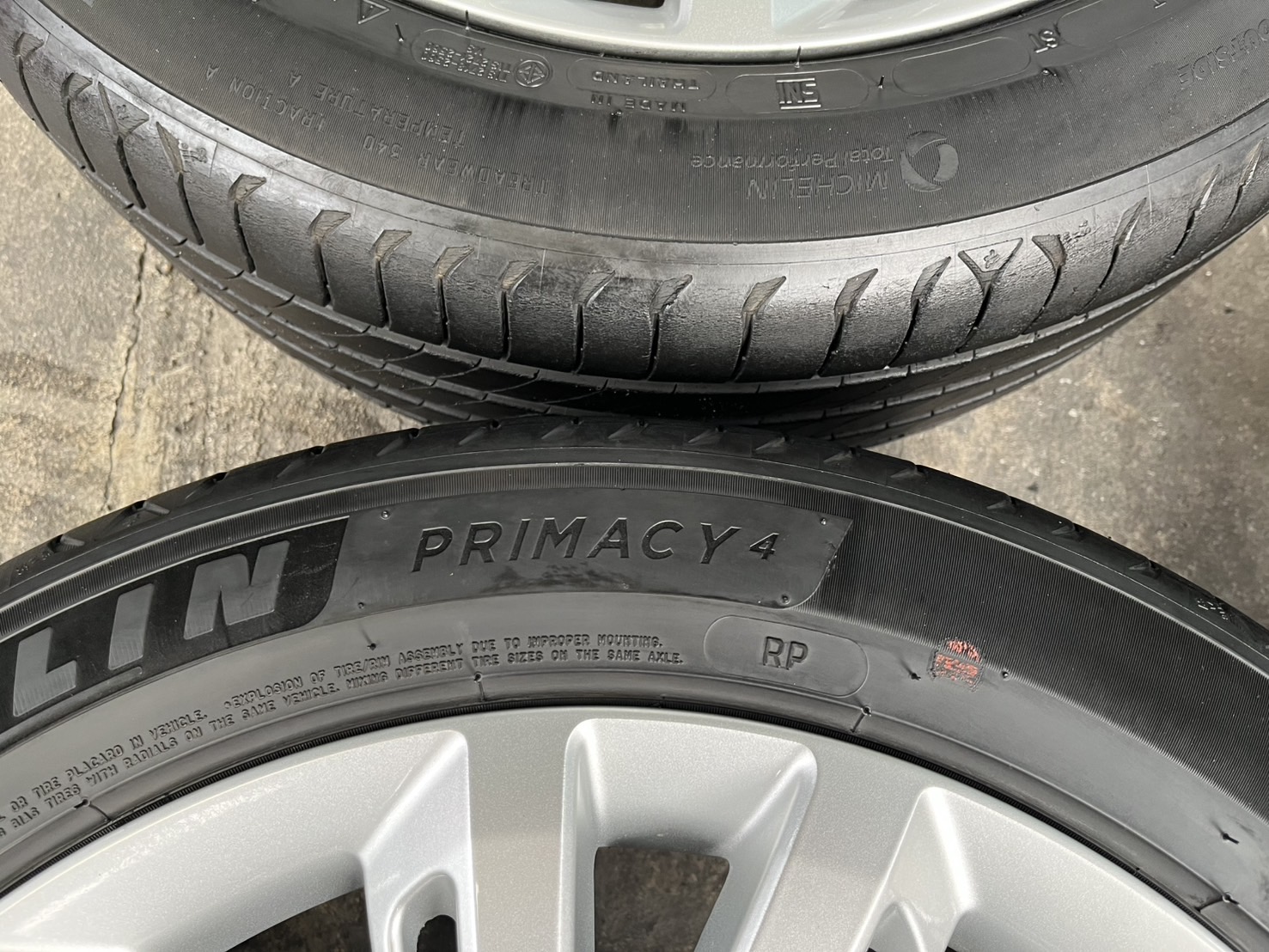 ✨ล้อแม็ก✨ISUZU D-Max รุ่นใหม่ล่าสุด ขอบ 18 แถมยาง 225-50-18 Michelin ปี 20