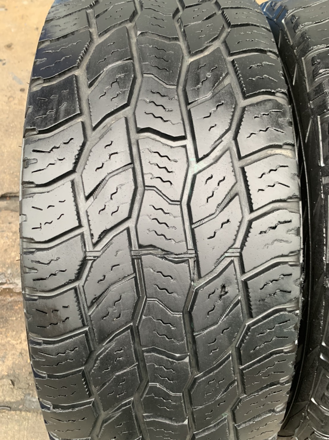 ยาง 265-65-17 Cooper (Made in U.S.A) ปี 14 ดอกยางหนาทุกเส้น