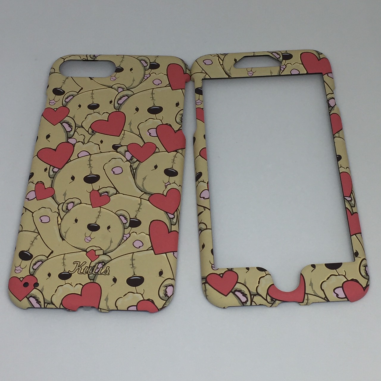เคสคูทิส(Kutis)ไอโฟน7พลัส,8พลัส(ลายหมีหัวใจสีกากี)มาใหม่ เคสประกบหน้า-หลัง เคสเรืองแสง เคสลายวินเทจ