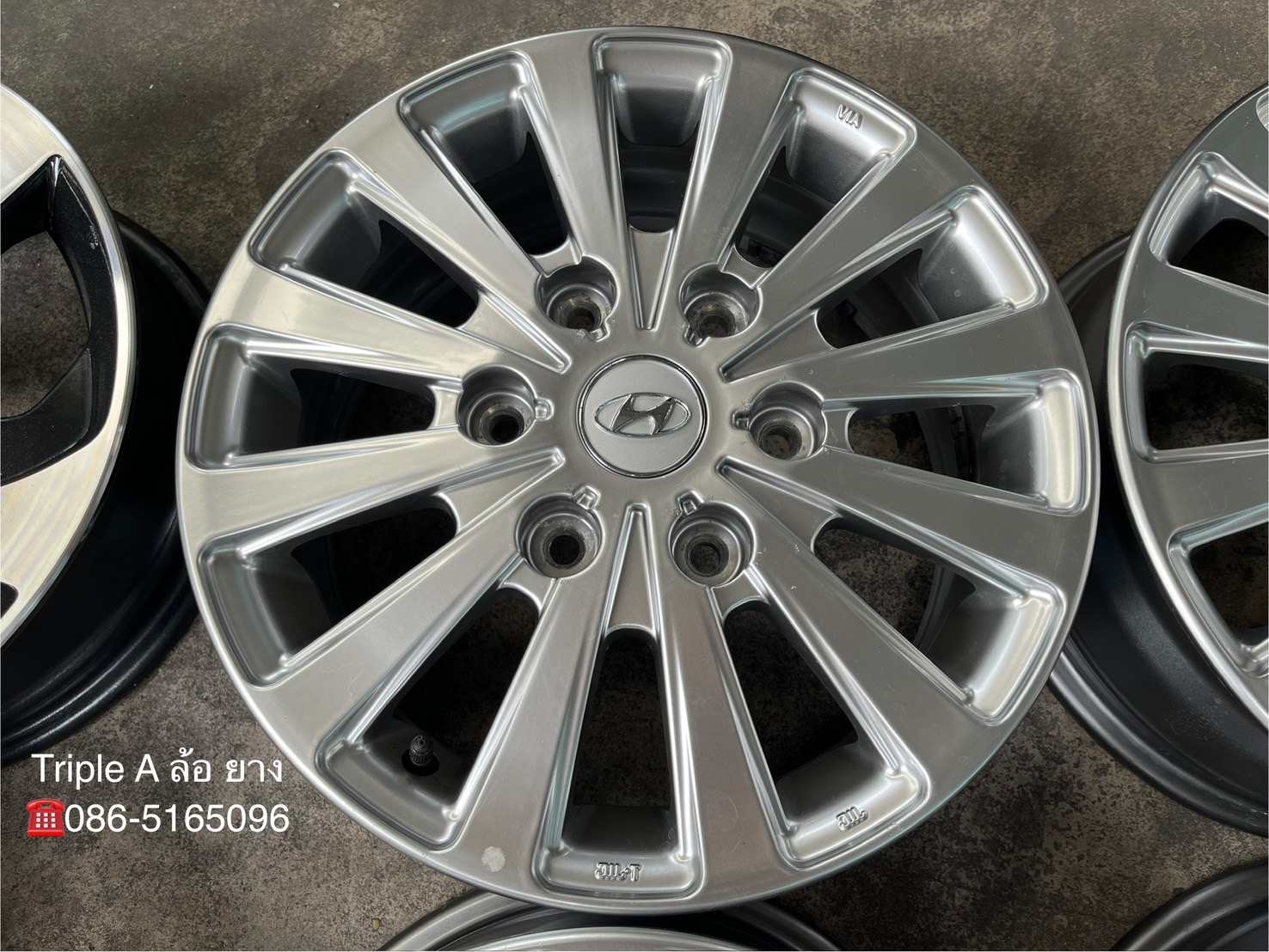 ✨ล้อแม็ก✨Hyundai H1 ขอบ 16 สีไฮเปอร์💖สภาพสวย💖